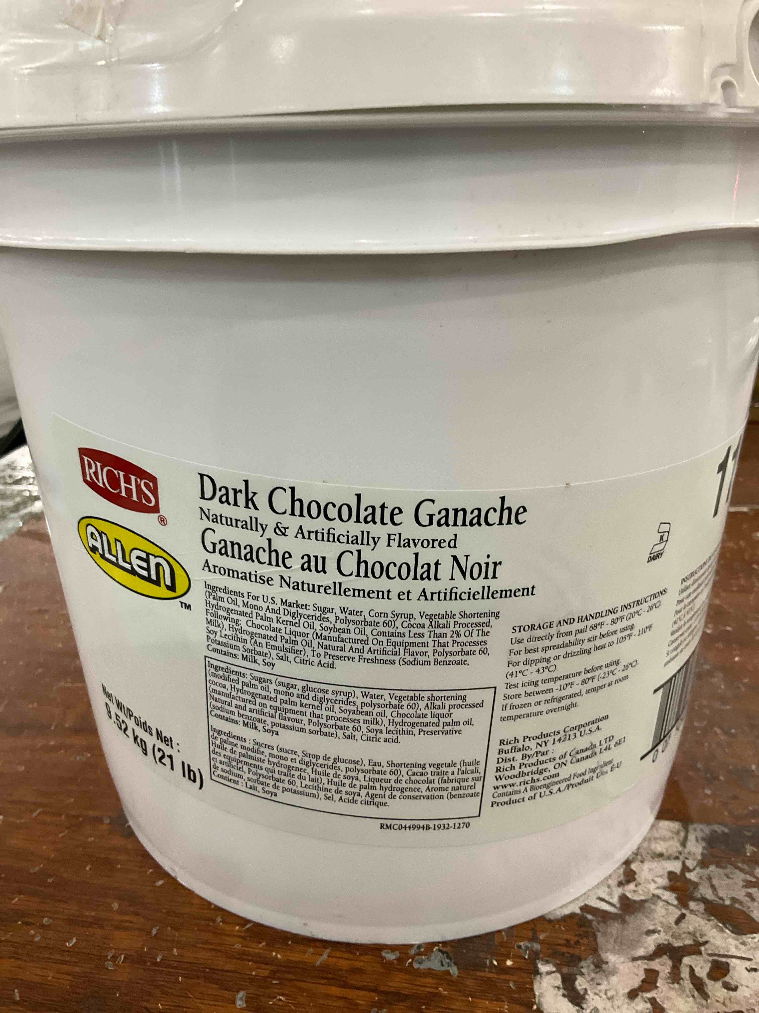 Dark Chocolate Ganache Naturally & Artificially Flavored ALLEN Ganache au Chocolat Noir Aromatise Naturellement et Artificiellement