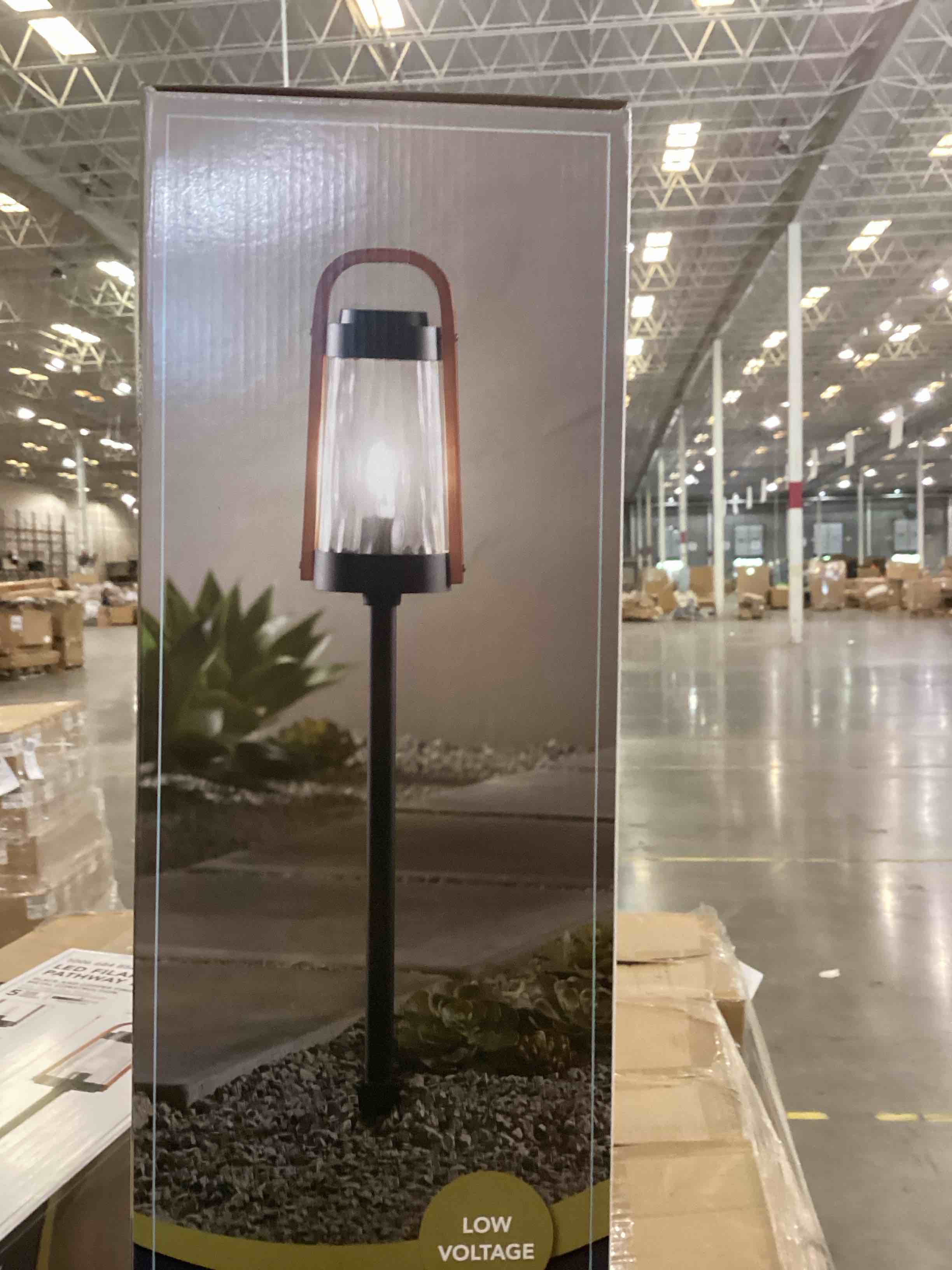 CASE OF 2 HAMPTON BAY LED FILAMENT PATHWAY LIGHT BLACK AND COPPER FINISH METAL CONSTRUCTION