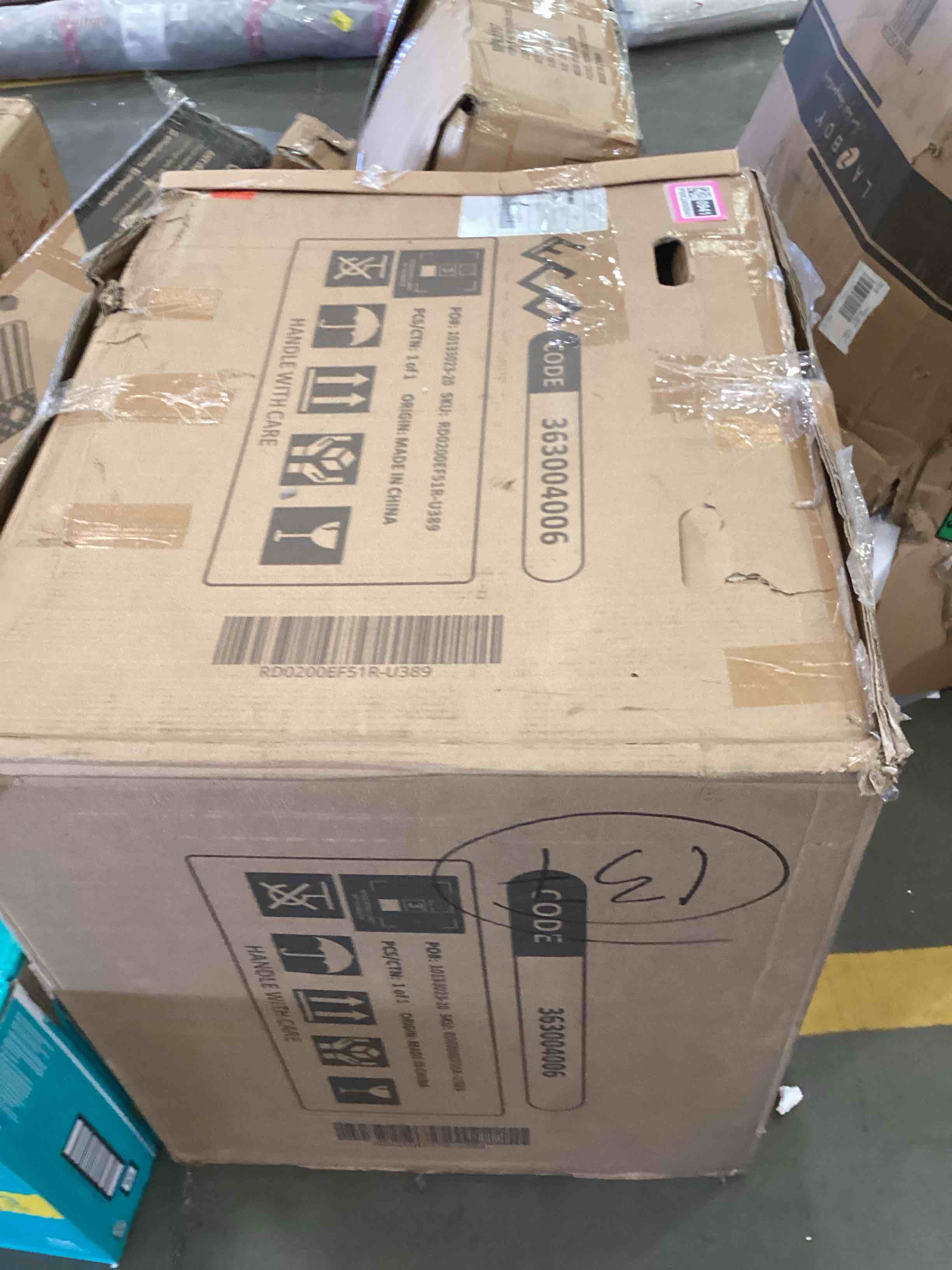 https://s3.amazonaws.com/lotting-images-prod/bidfta/PNK2480941_1753367747893.jpeg