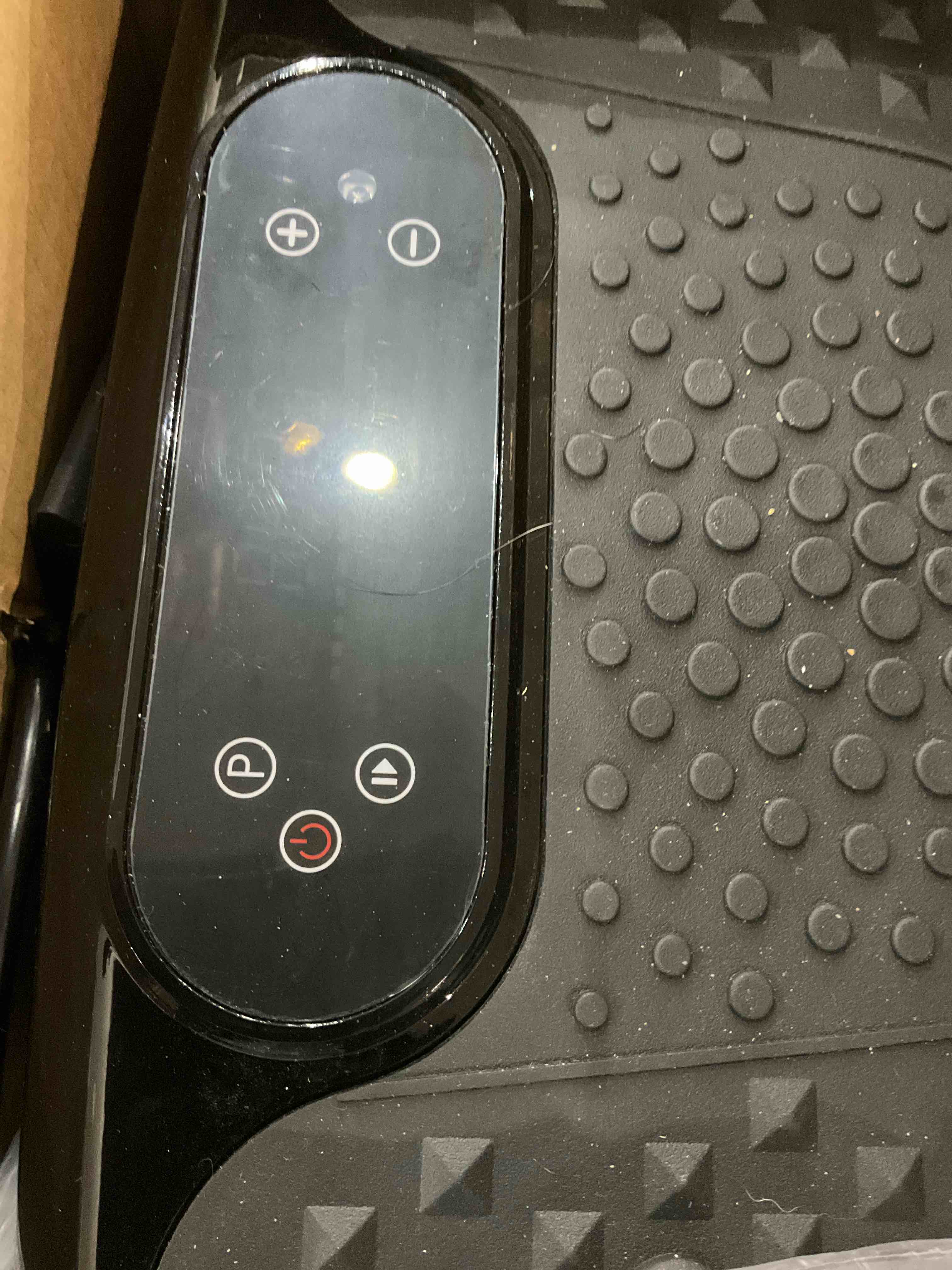 https://s3.amazonaws.com/lotting-images-prod/bidfta/PNK2482360_1751540849598.jpeg