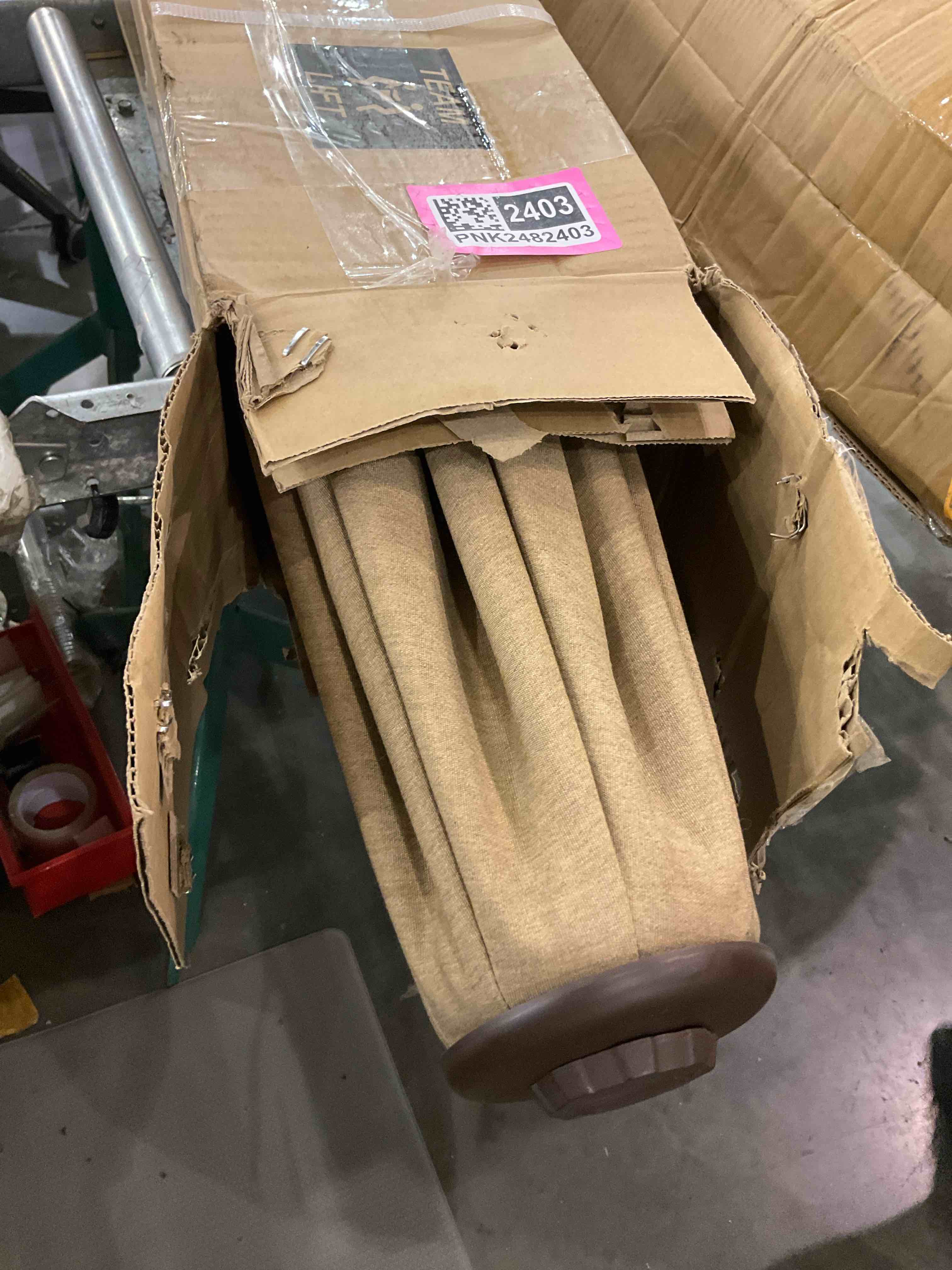 https://s3.amazonaws.com/lotting-images-prod/bidfta/PNK2482403_1751543315231.jpeg