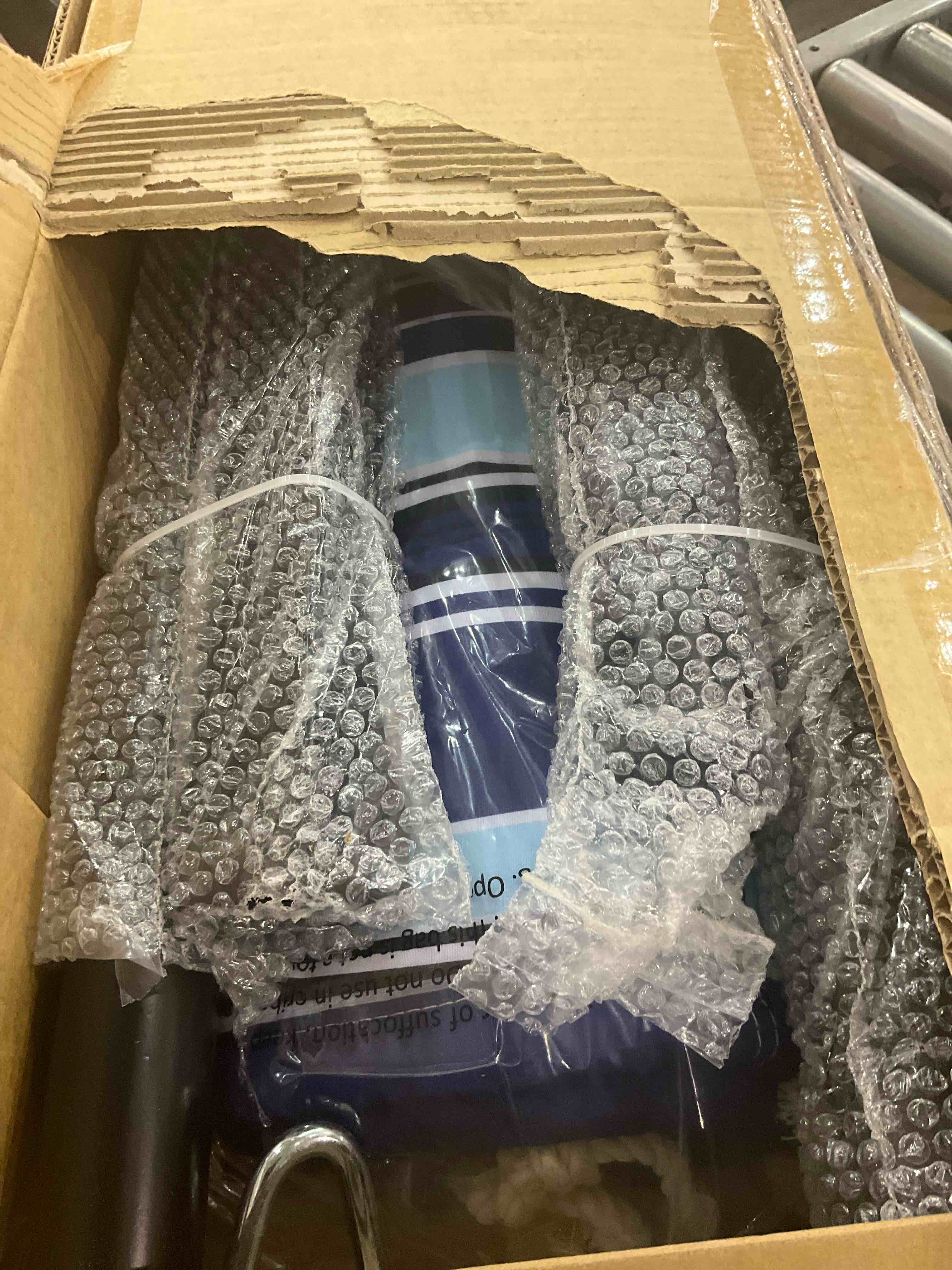 https://s3.amazonaws.com/lotting-images-prod/bidfta/PNK2482426_1751543671896.jpeg