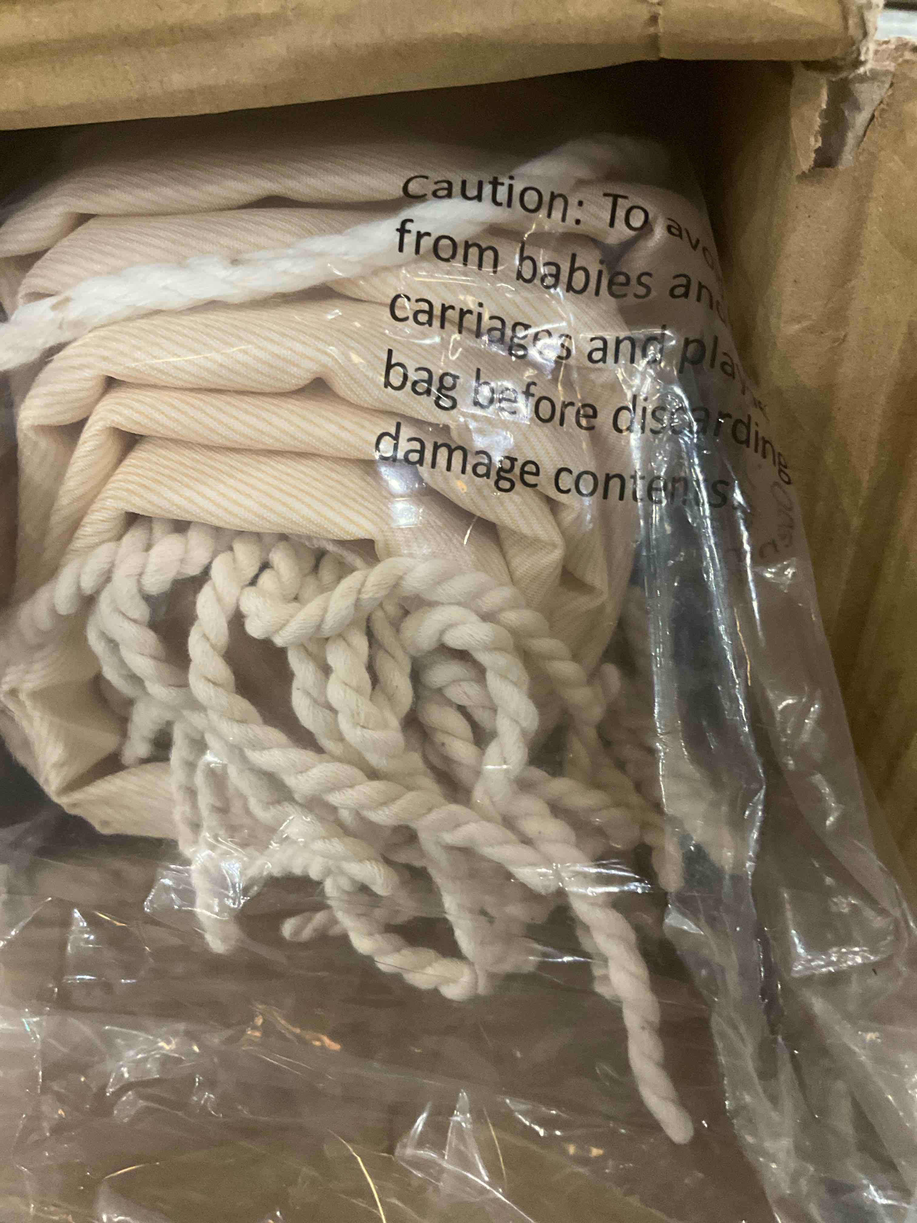https://s3.amazonaws.com/lotting-images-prod/bidfta/PNK2482667_1751553445233.jpeg