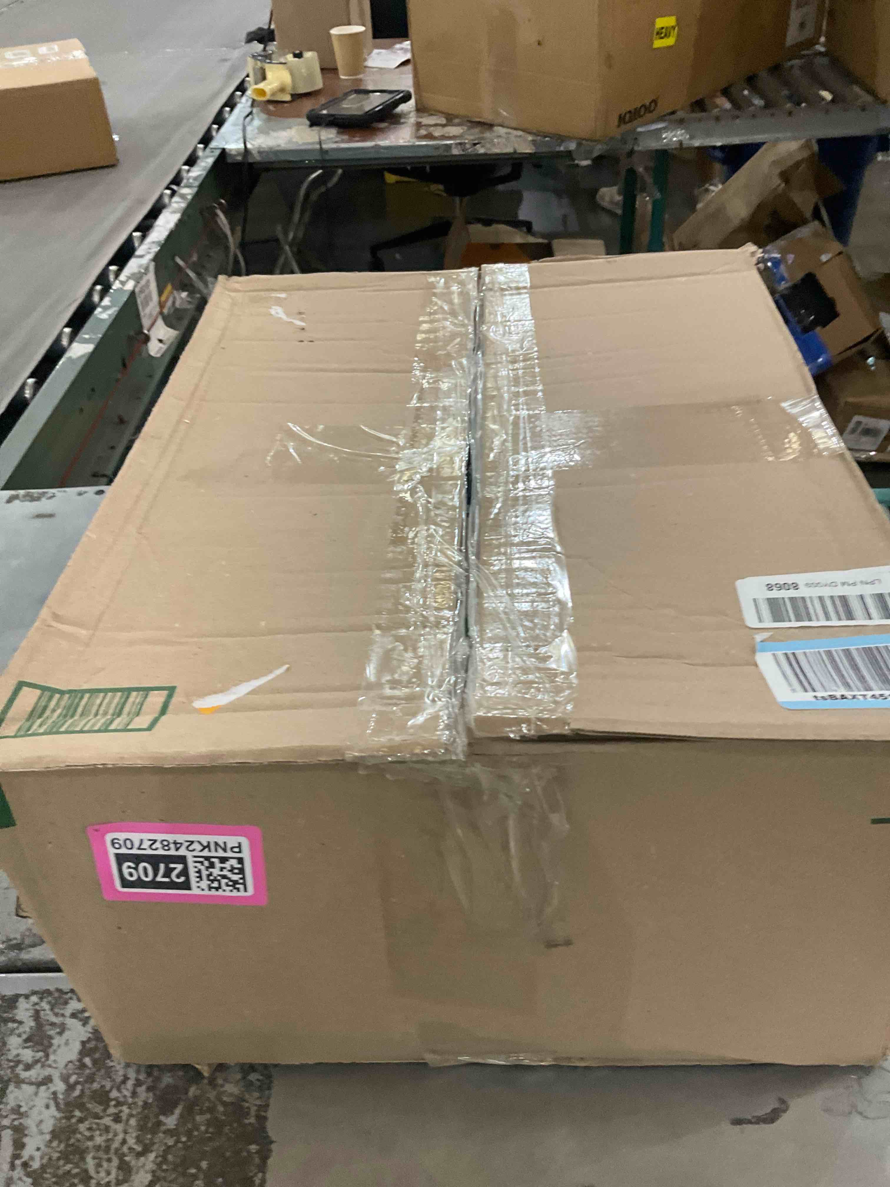 https://s3.amazonaws.com/lotting-images-prod/bidfta/PNK2482709_1751552047531.jpeg