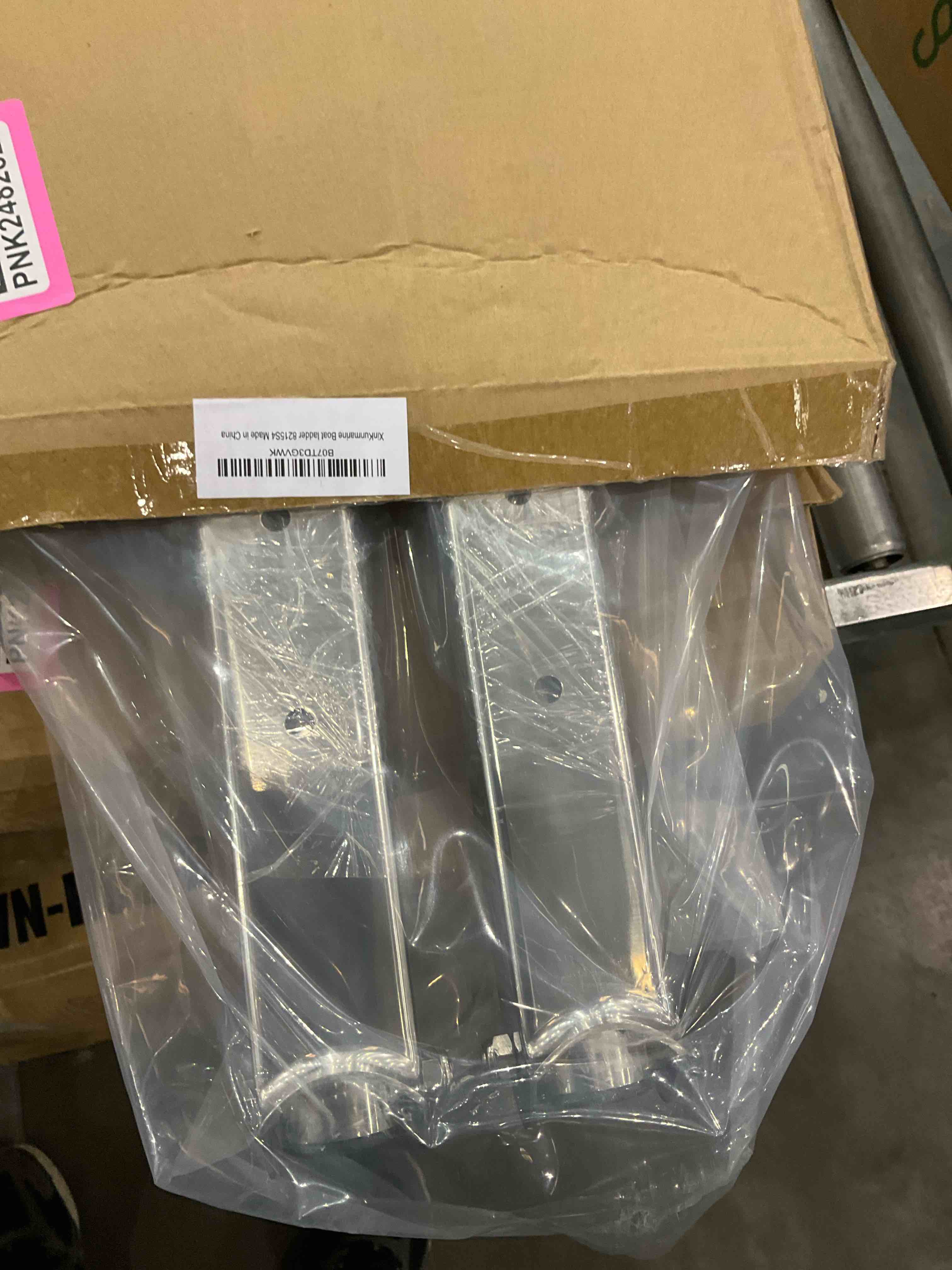 https://s3.amazonaws.com/lotting-images-prod/bidfta/PNK2482820_1751556430055.jpeg