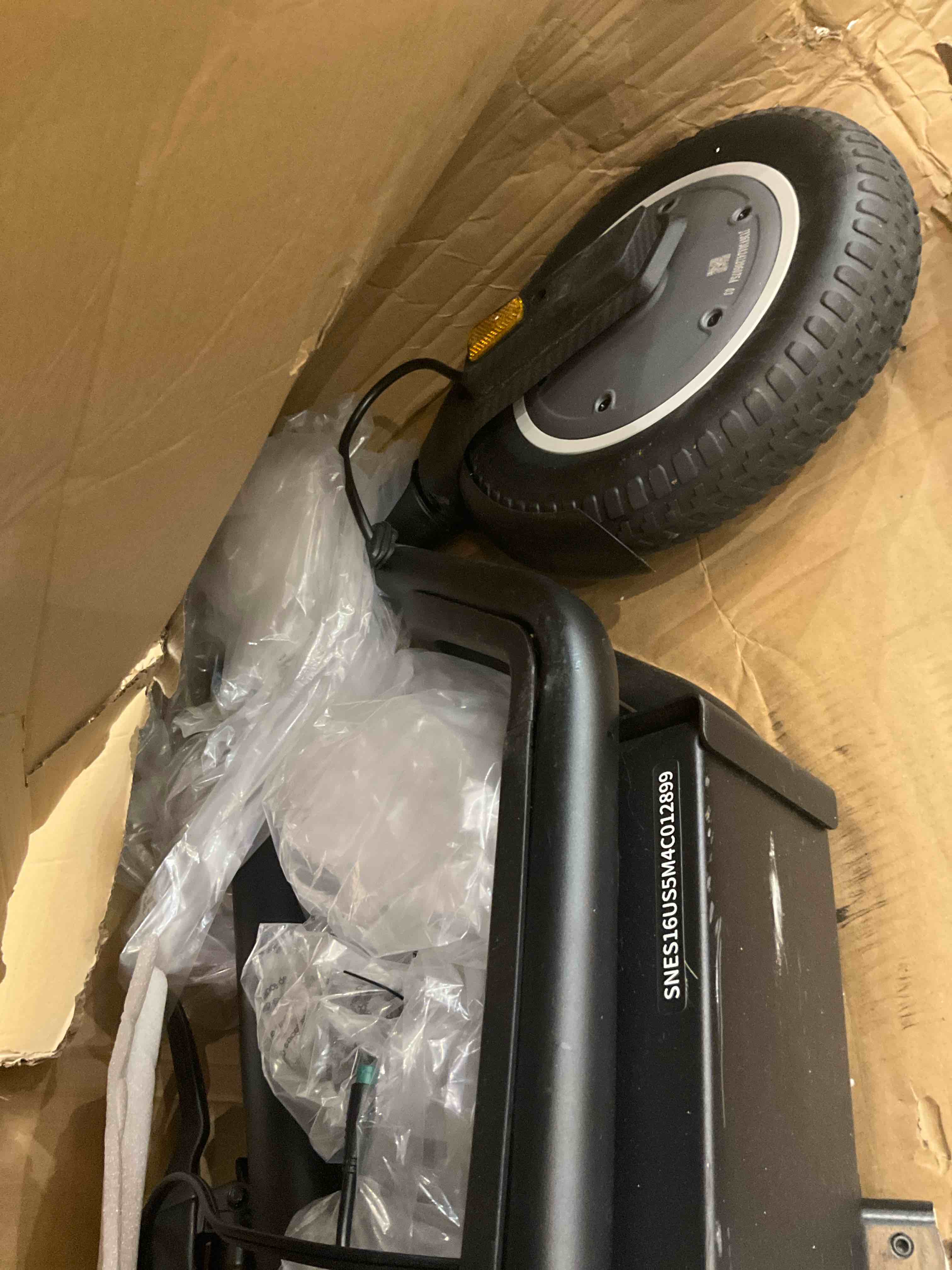 https://s3.amazonaws.com/lotting-images-prod/bidfta/PNK2482852_1751560781744.jpeg