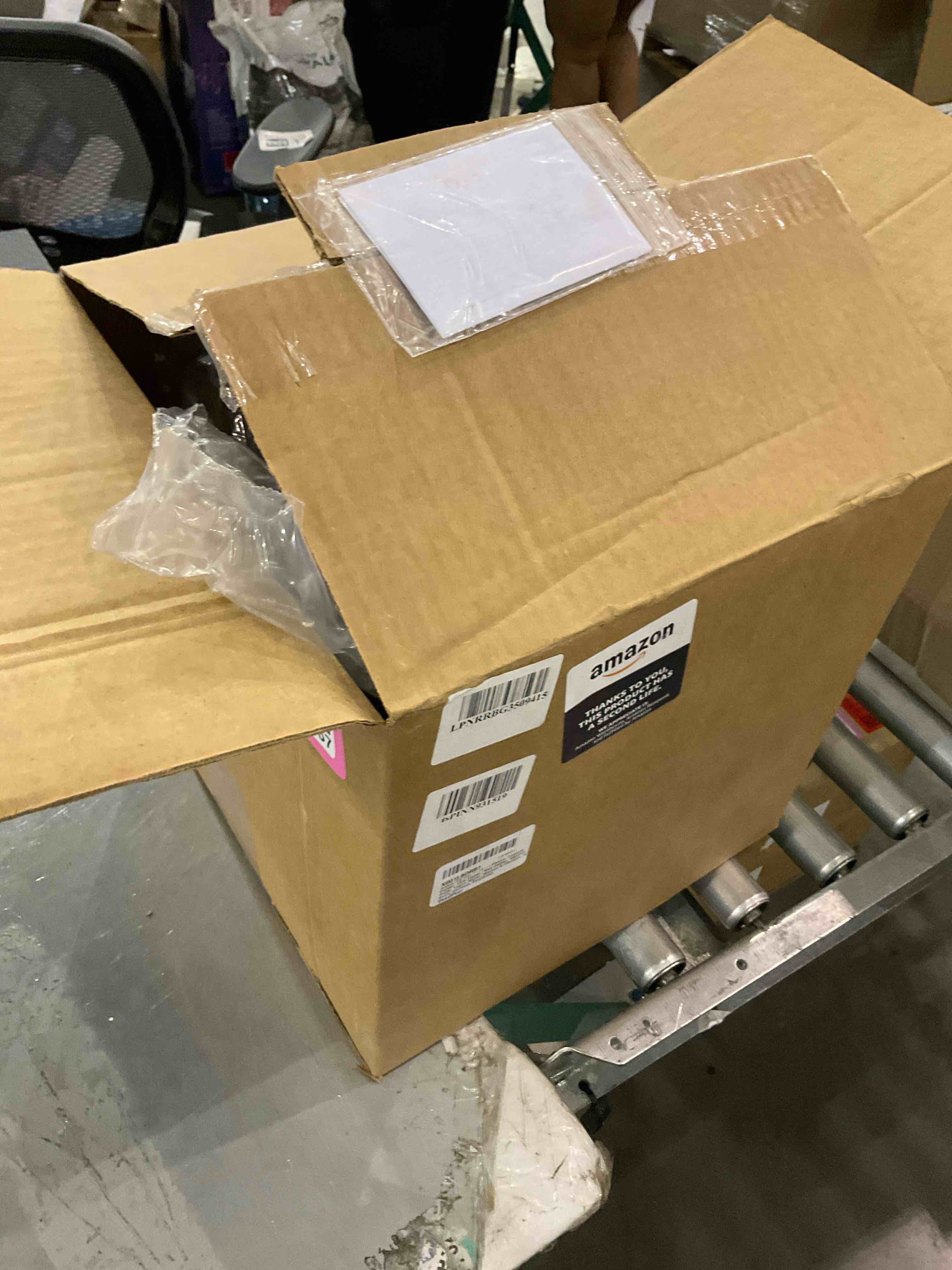 https://s3.amazonaws.com/lotting-images-prod/bidfta/PNK2483267_1751890360042.jpeg