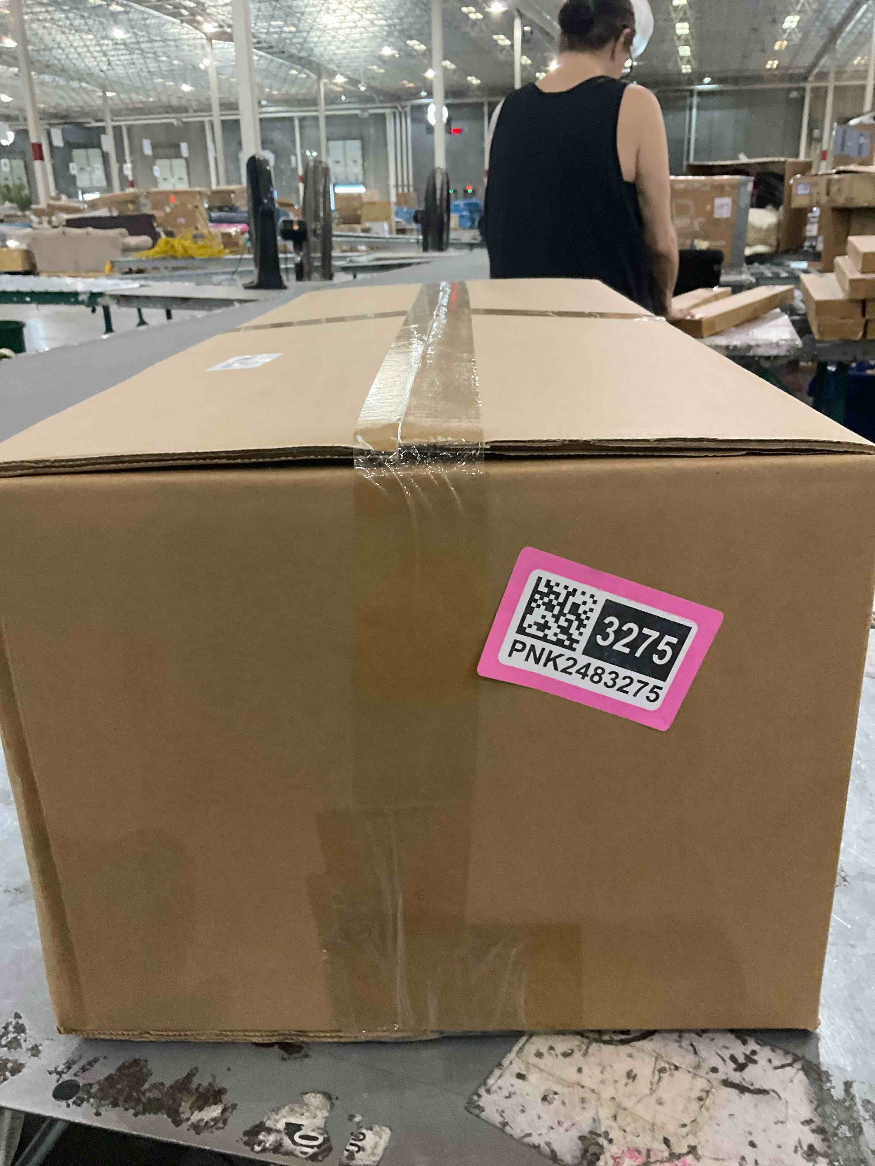 https://s3.amazonaws.com/lotting-images-prod/bidfta/PNK2483275_1751890868700.jpeg