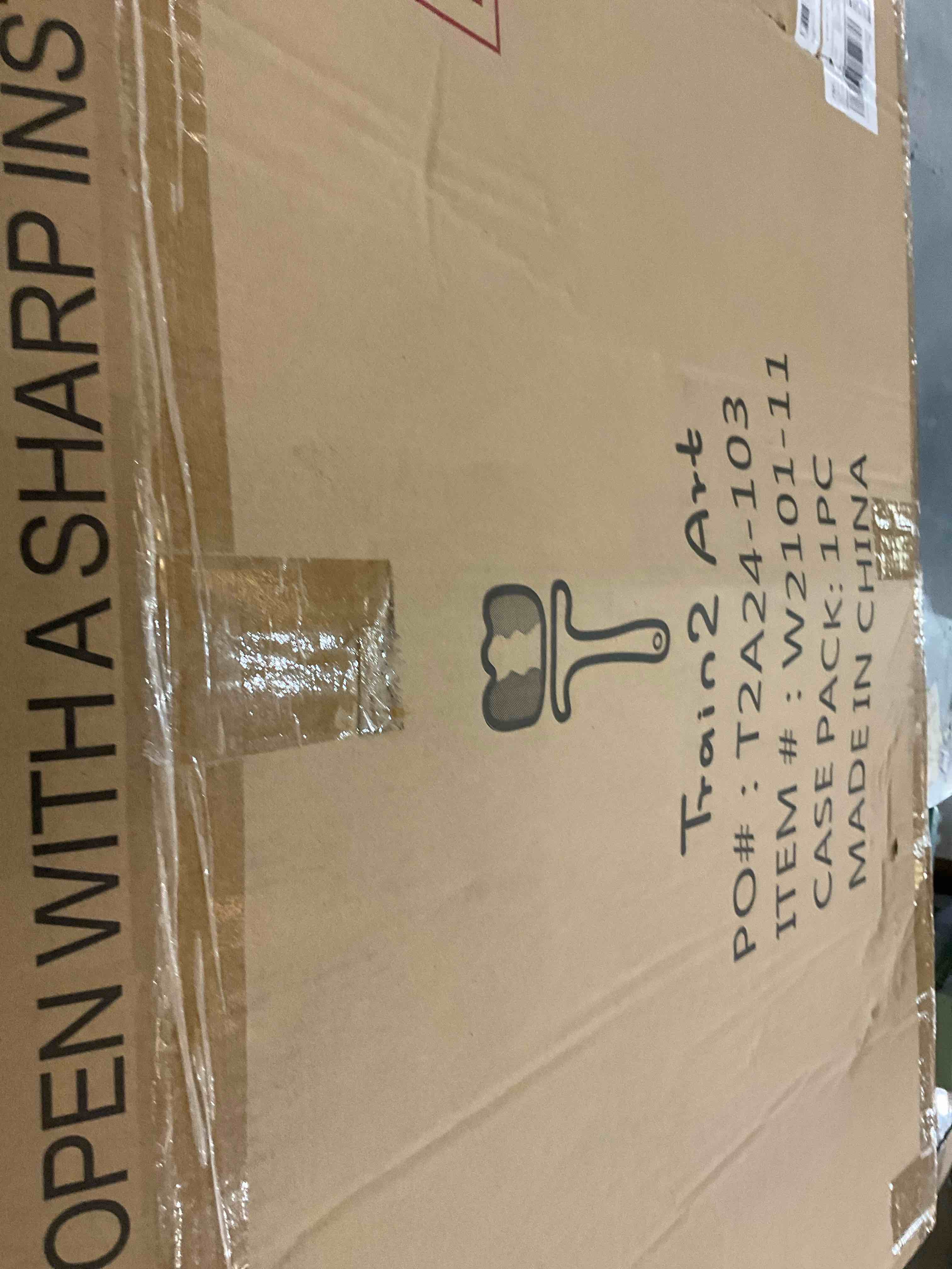 https://s3.amazonaws.com/lotting-images-prod/bidfta/PNK2483326_1751899334997.jpeg
