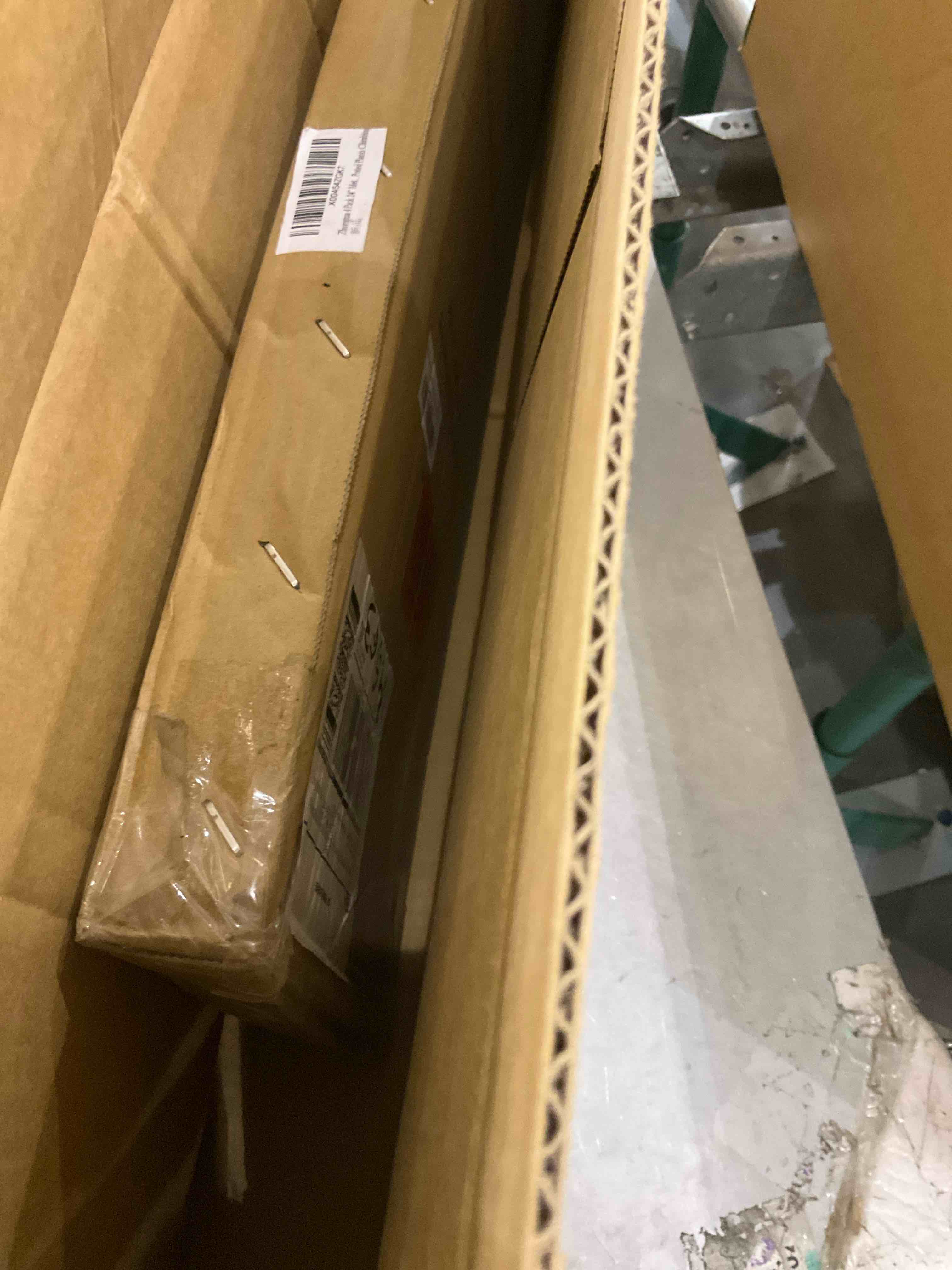 https://s3.amazonaws.com/lotting-images-prod/bidfta/PNK2483723_1752063526878.jpeg