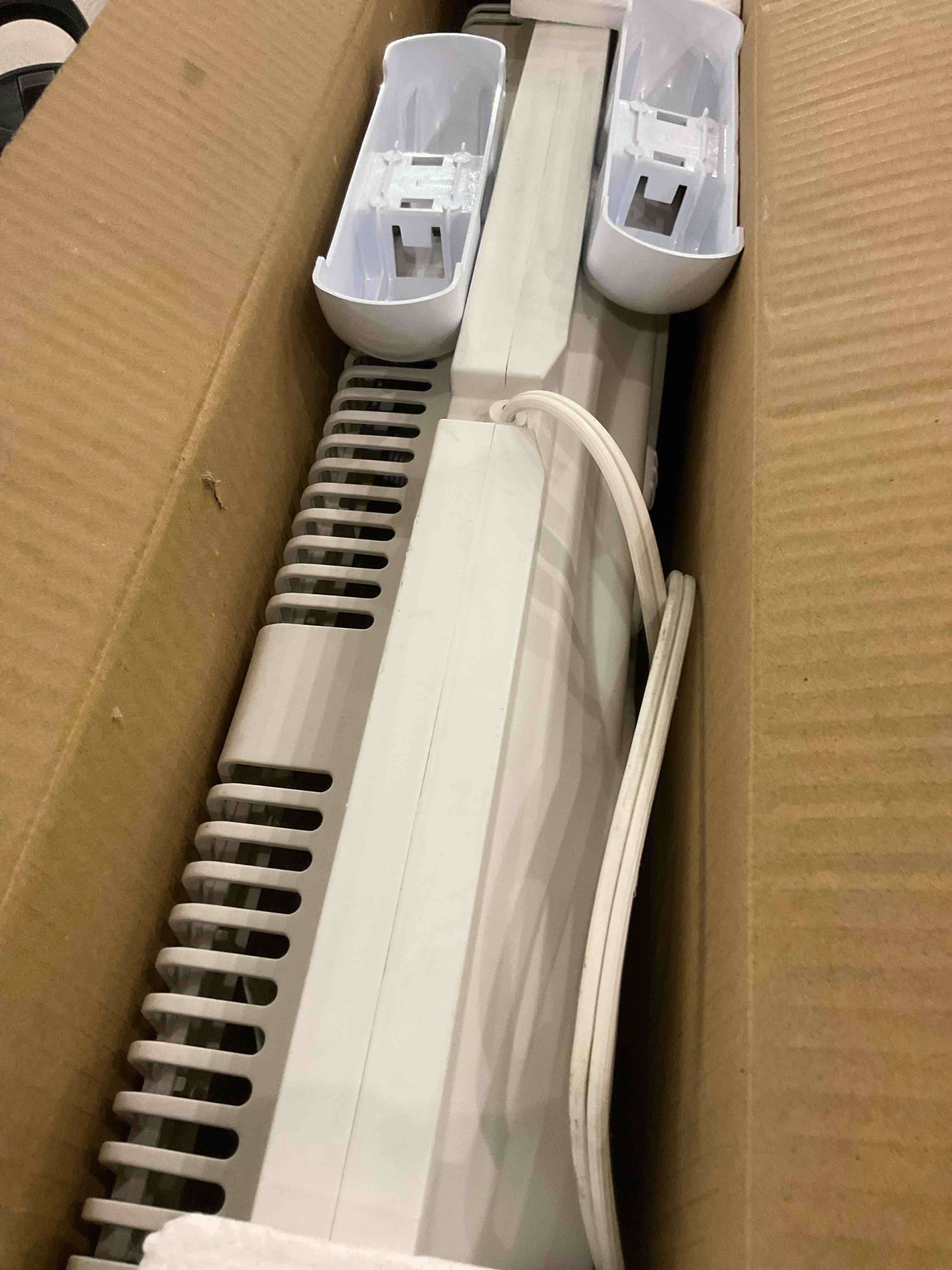 https://s3.amazonaws.com/lotting-images-prod/bidfta/PNK2483724_1752063150910.jpeg