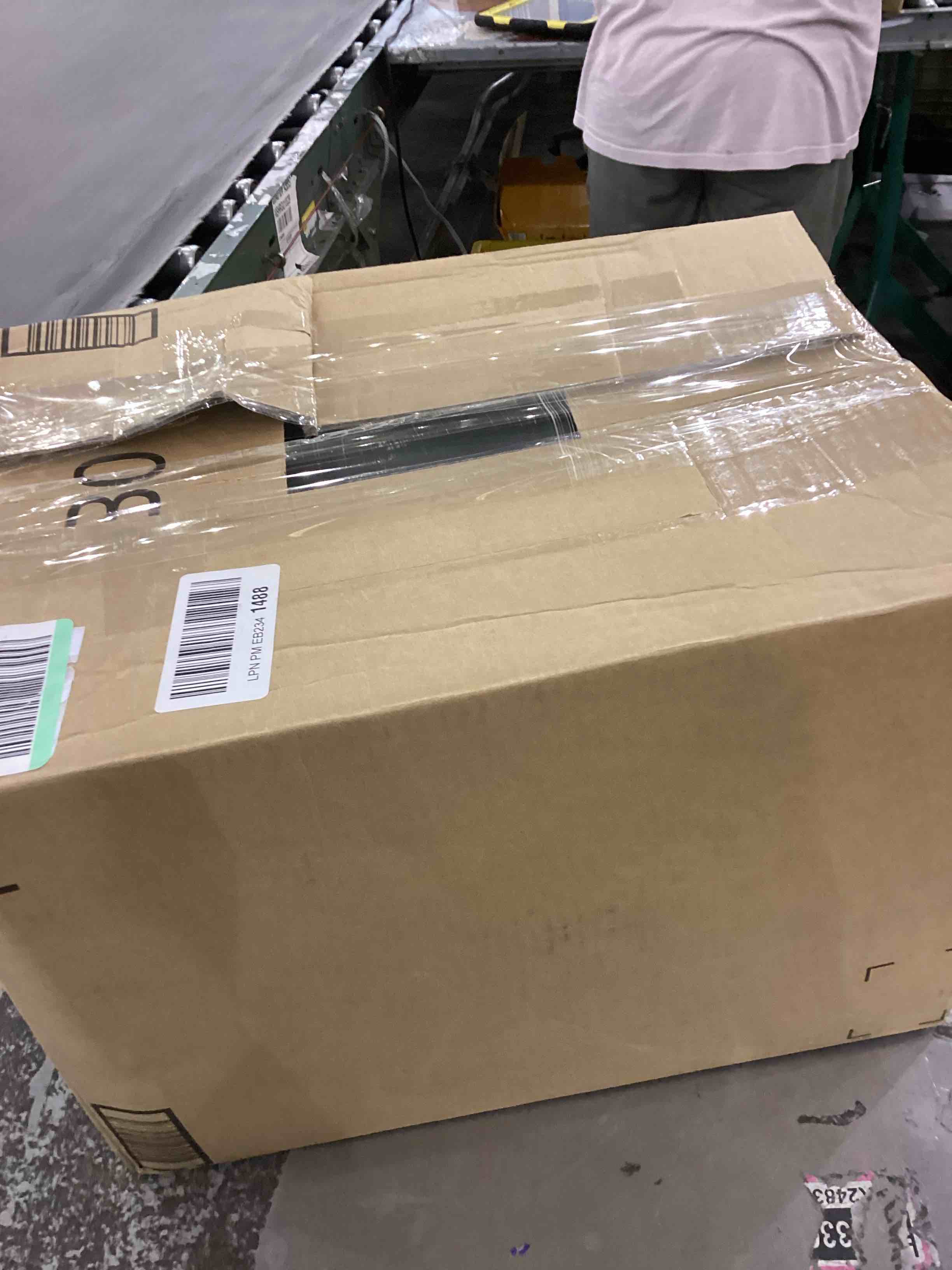 https://s3.amazonaws.com/lotting-images-prod/bidfta/PNK2484205_1752492273249.jpeg