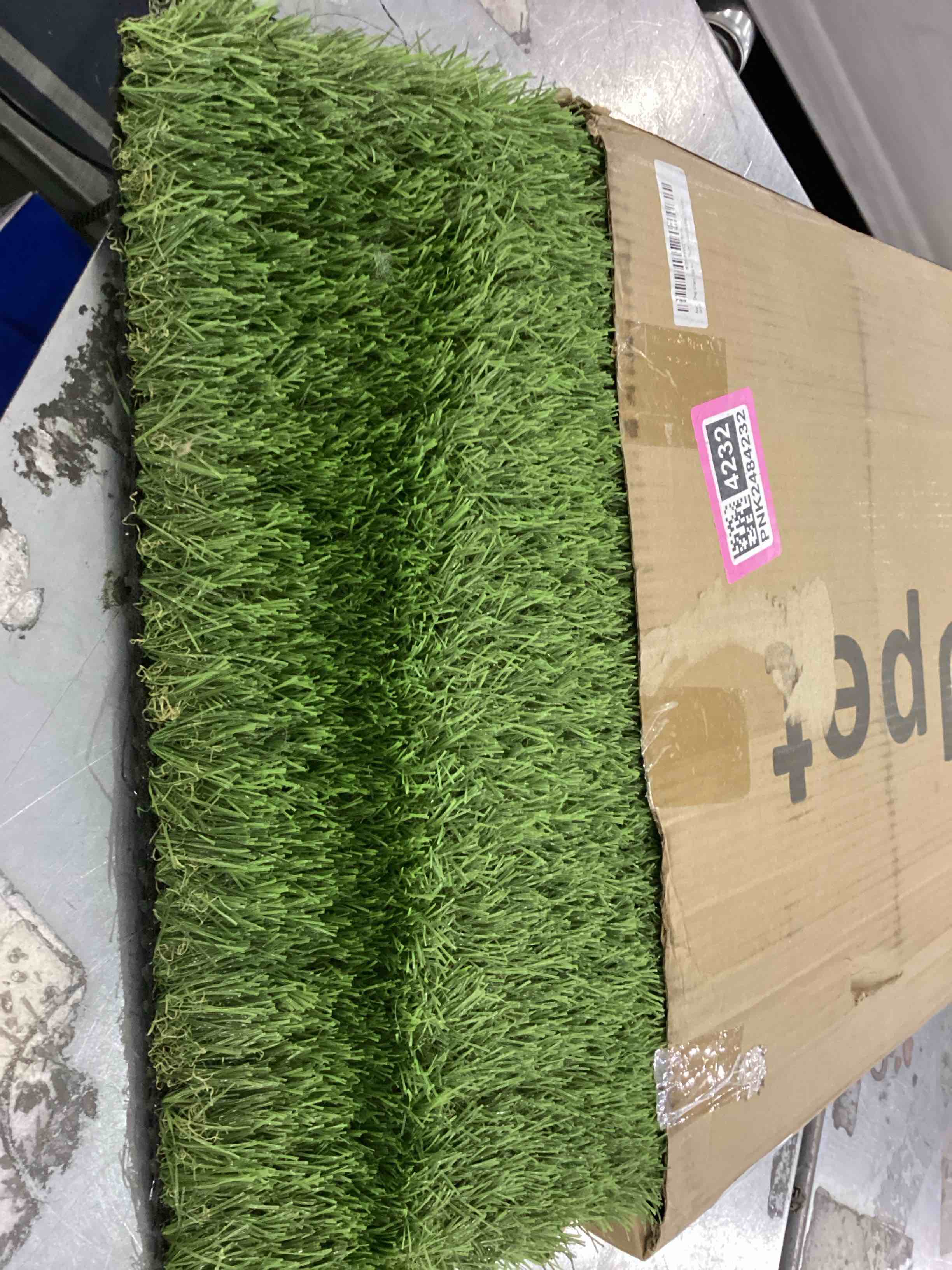 https://s3.amazonaws.com/lotting-images-prod/bidfta/PNK2484232_1752494219226.jpeg