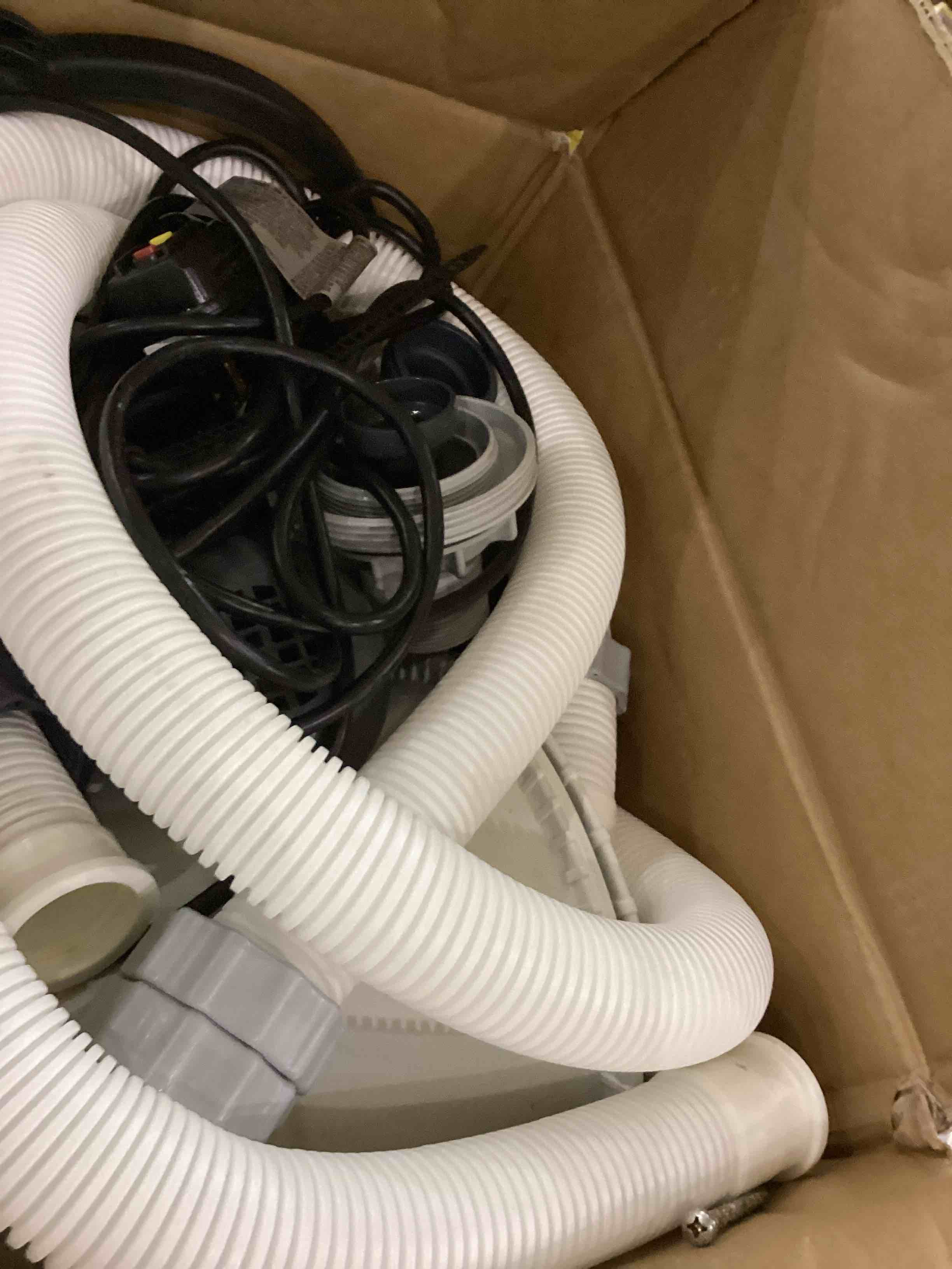 https://s3.amazonaws.com/lotting-images-prod/bidfta/PNK2484253_1752495807911.jpeg