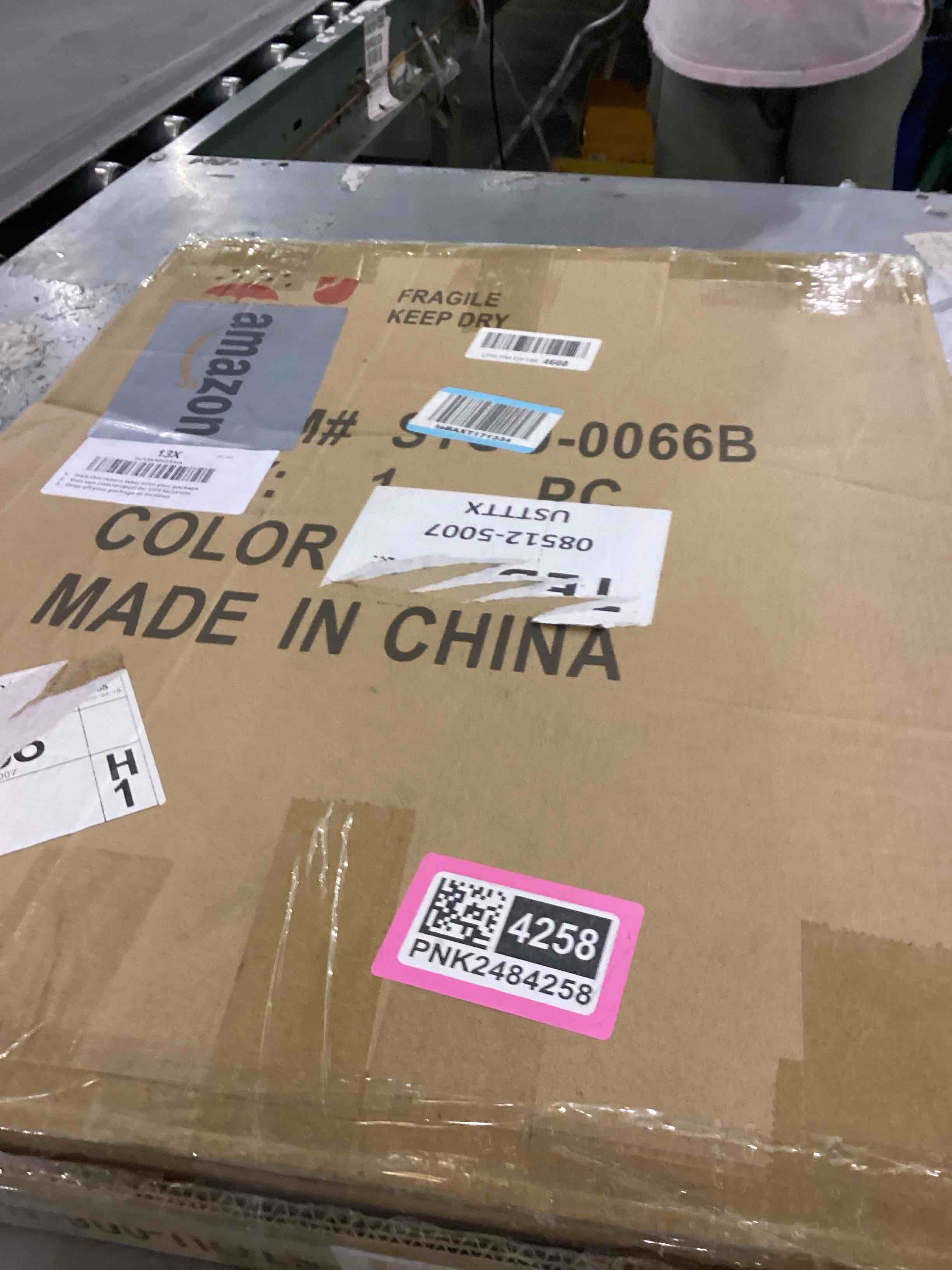 https://s3.amazonaws.com/lotting-images-prod/bidfta/PNK2484258_1752496612344.jpeg