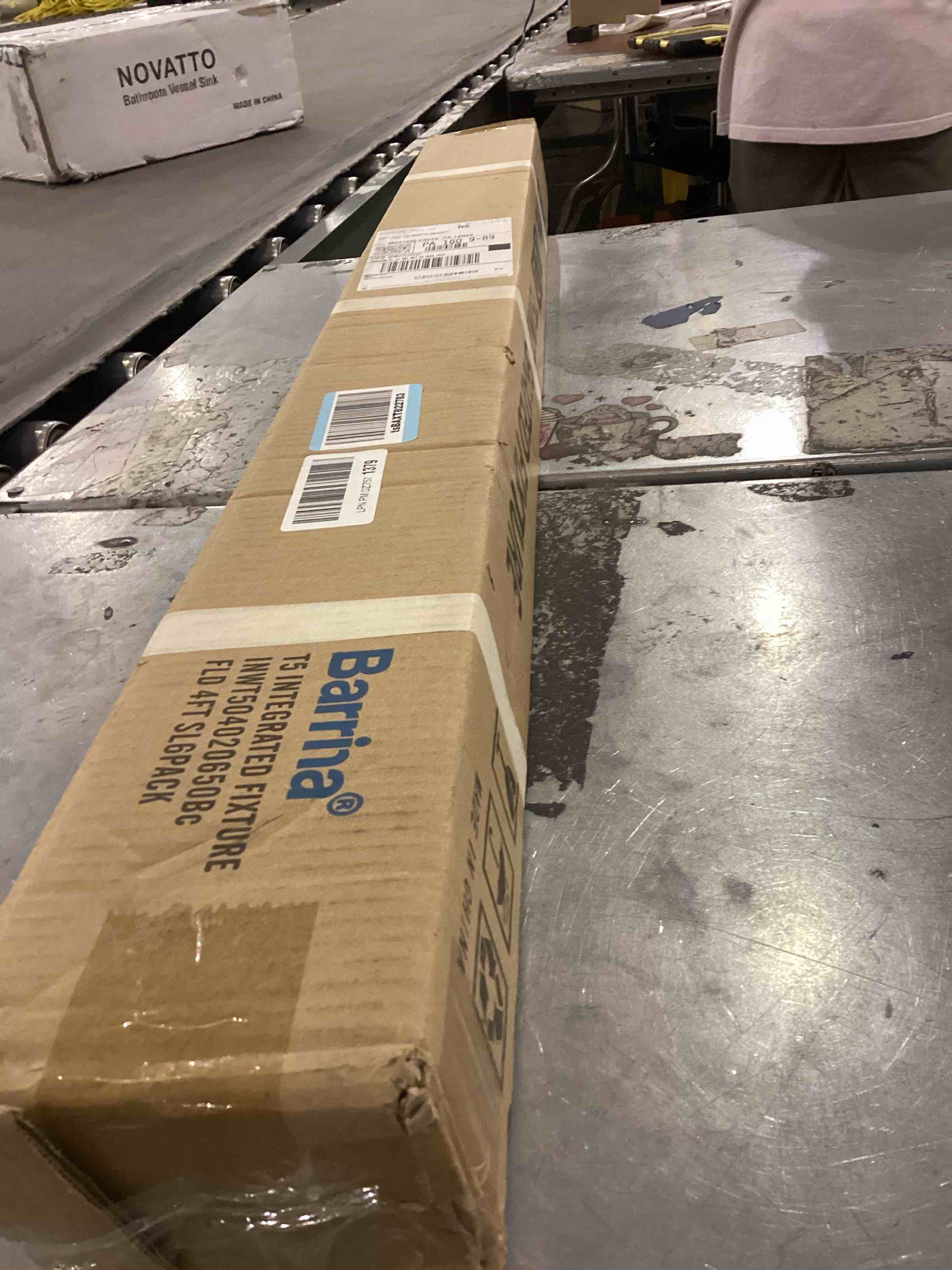 https://s3.amazonaws.com/lotting-images-prod/bidfta/PNK2484267_1752496883219.jpeg