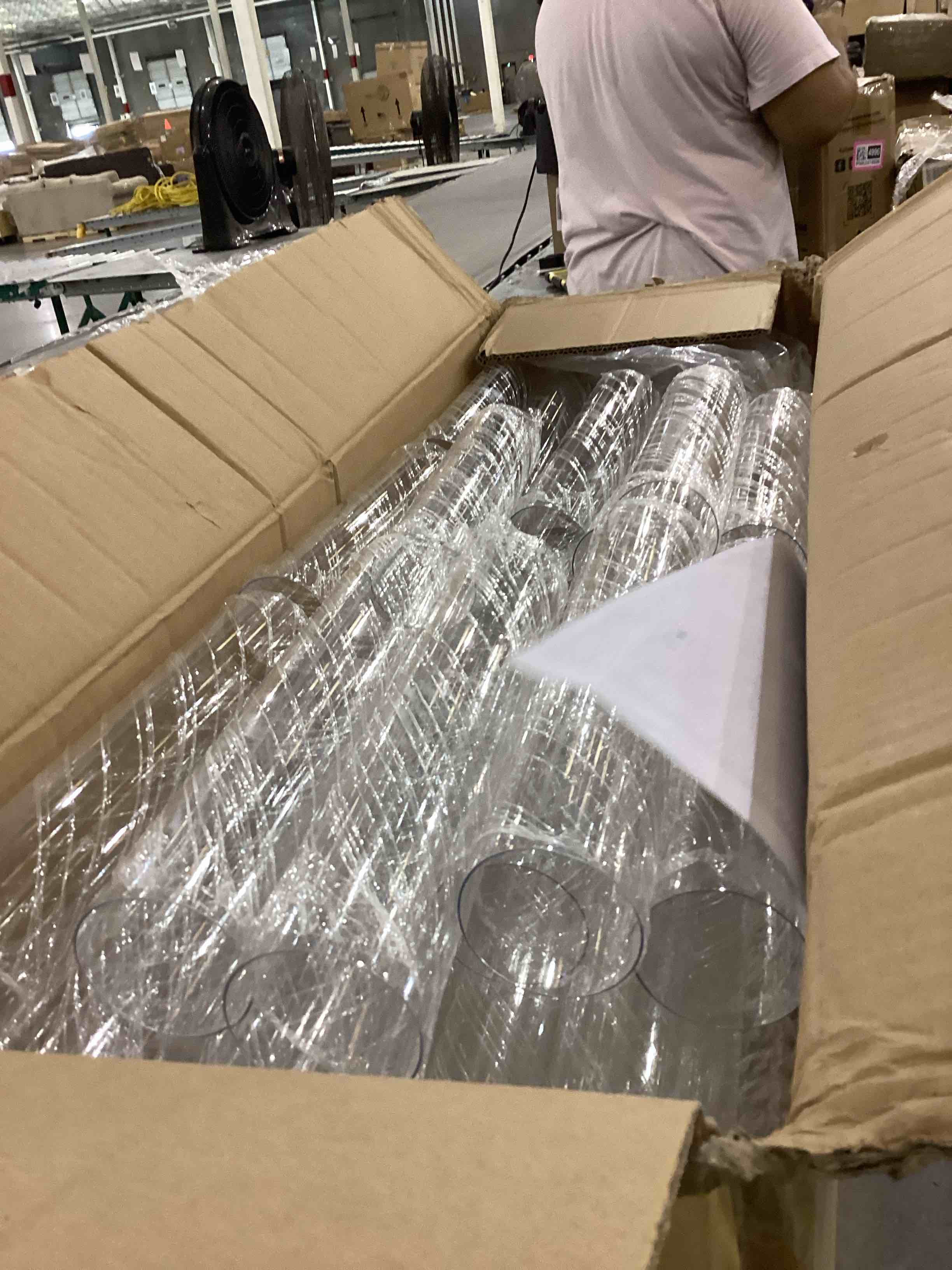 https://s3.amazonaws.com/lotting-images-prod/bidfta/PNK2484281_1752499956841.jpeg