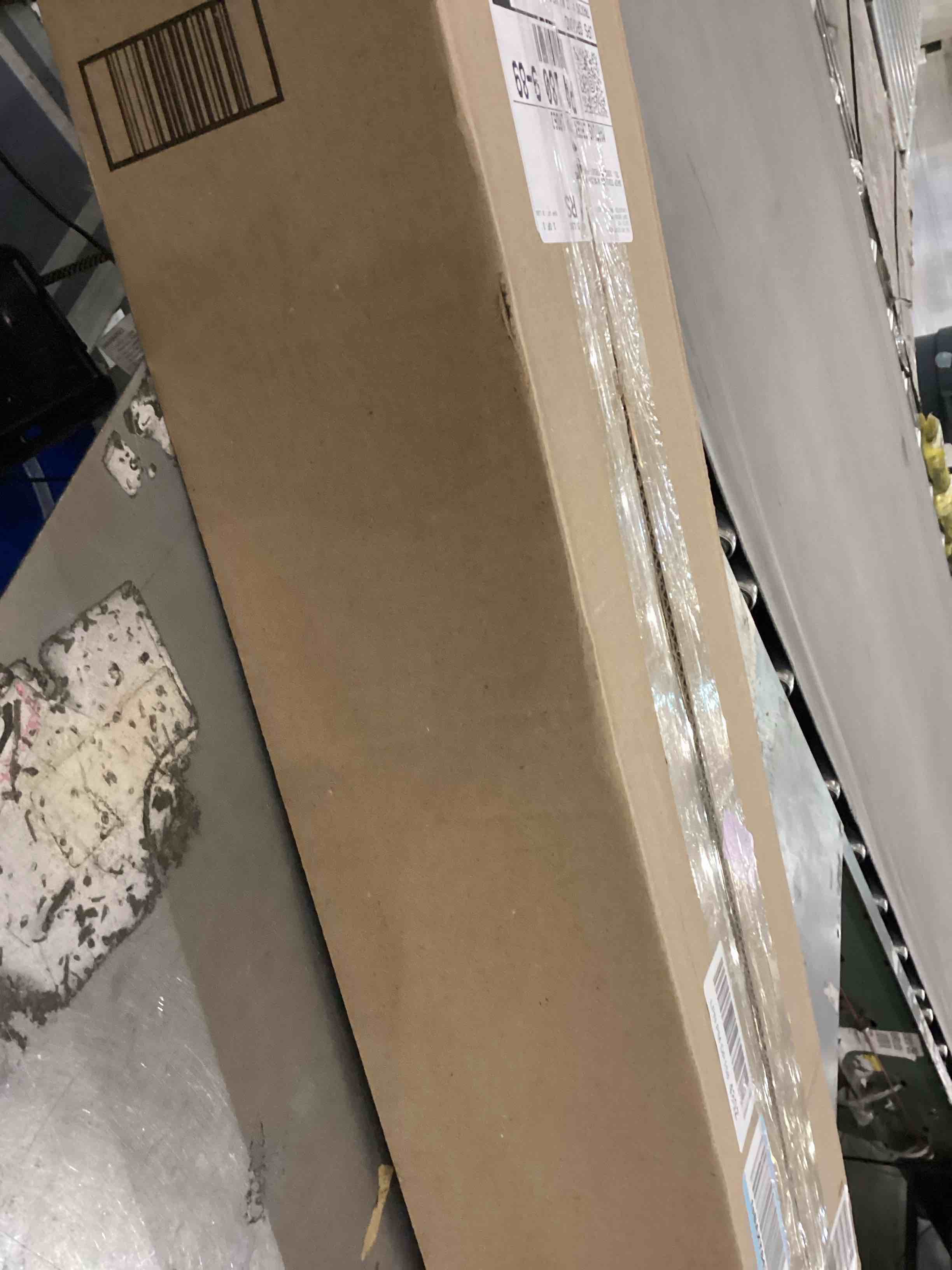 https://s3.amazonaws.com/lotting-images-prod/bidfta/PNK2484283_1752499911297.jpeg