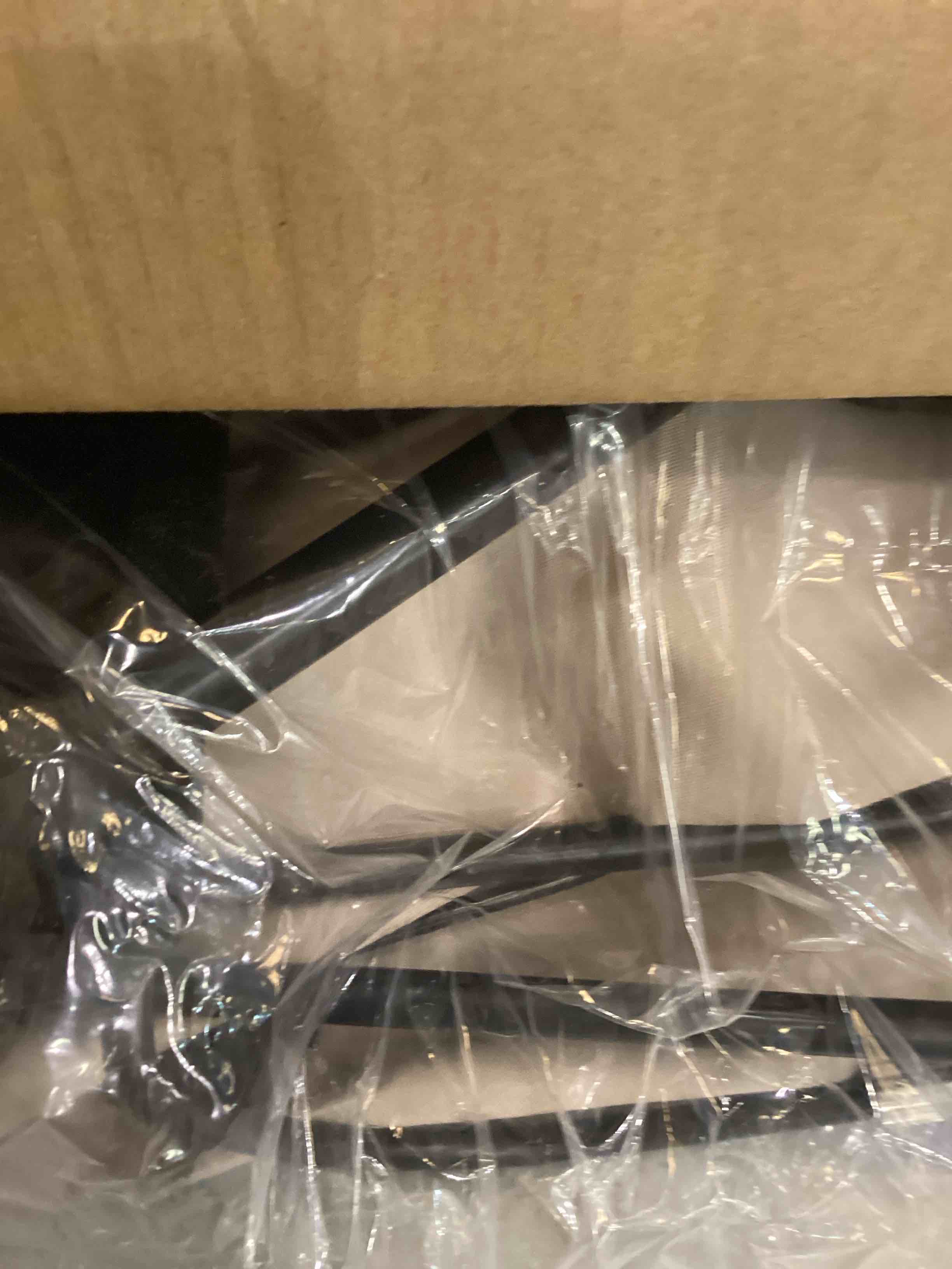 https://s3.amazonaws.com/lotting-images-prod/bidfta/PNK2484387_1752511402510.jpeg