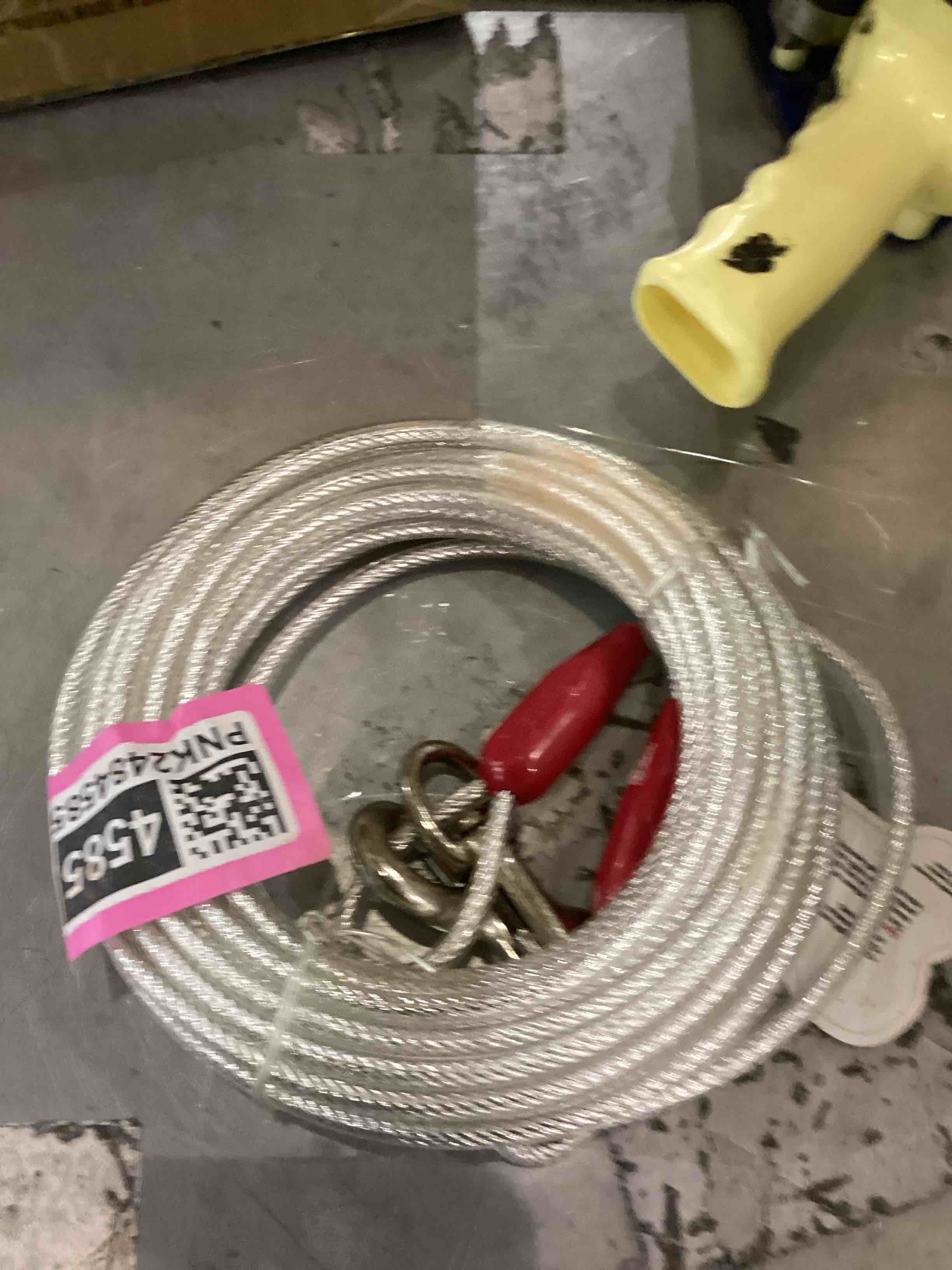 https://s3.amazonaws.com/lotting-images-prod/bidfta/PNK2484585_1752670014129.jpeg