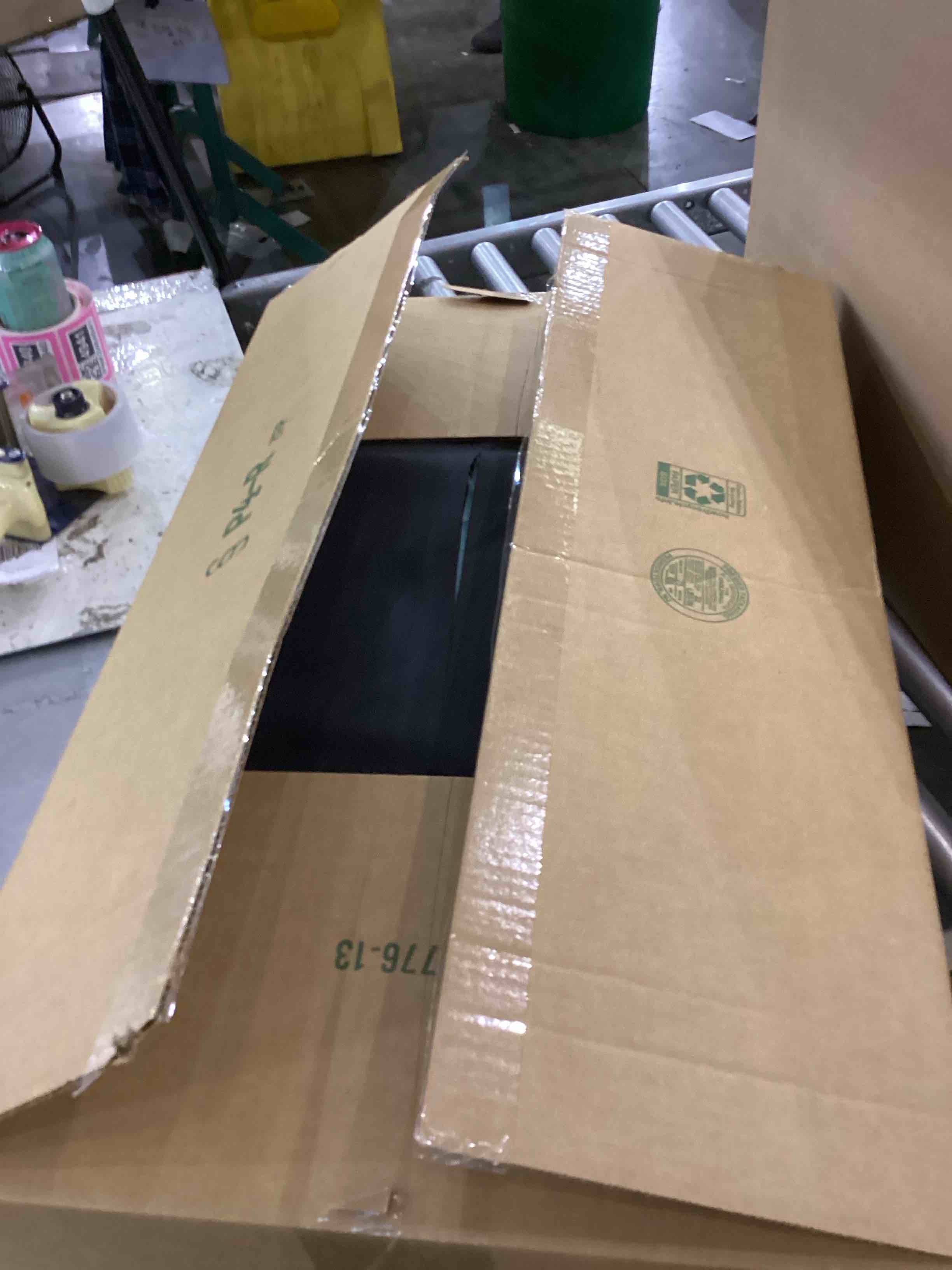 https://s3.amazonaws.com/lotting-images-prod/bidfta/PNK2484933_1752771249601.jpeg