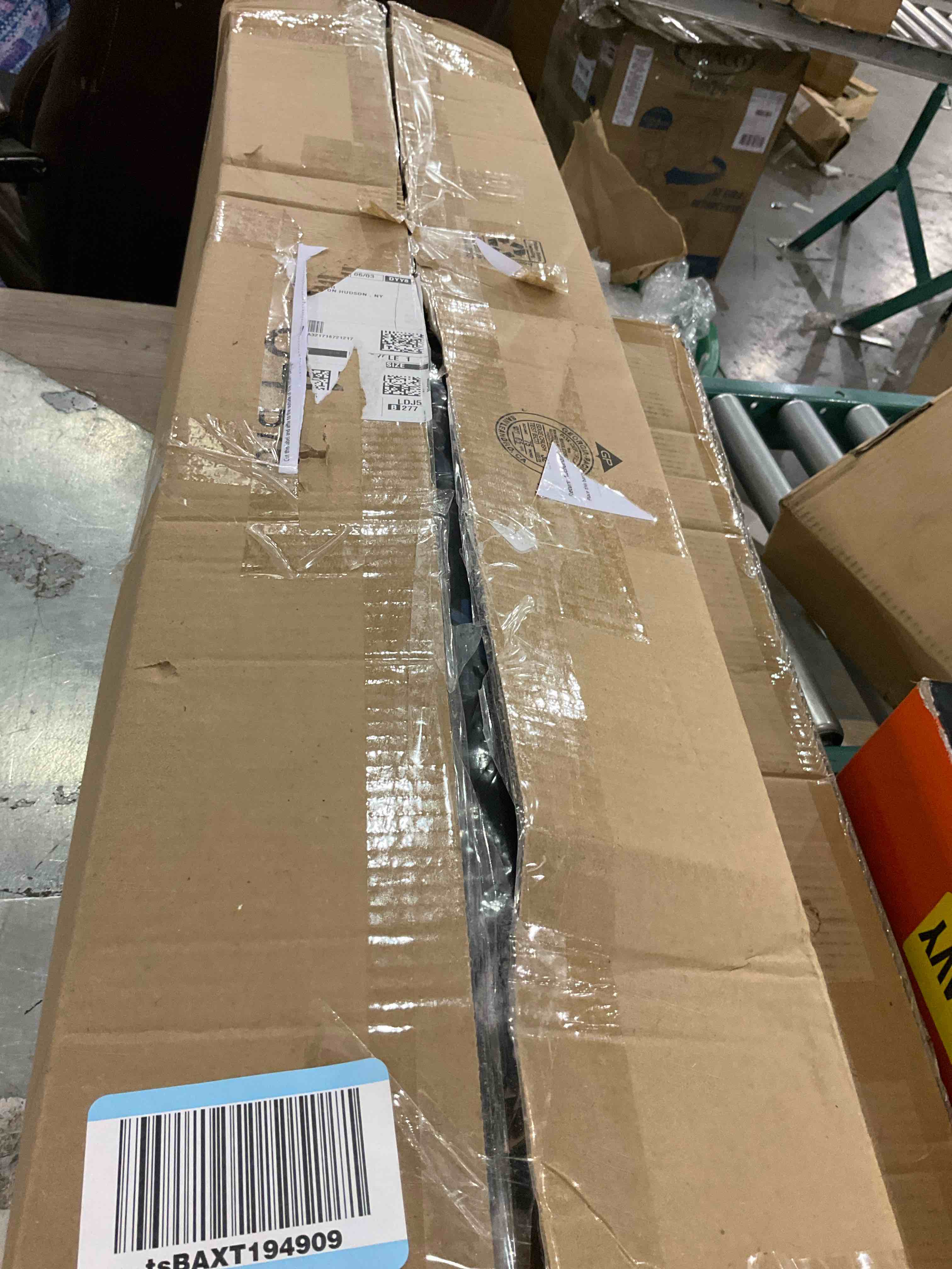 https://s3.amazonaws.com/lotting-images-prod/bidfta/PNK2485209_1751379351106.jpeg