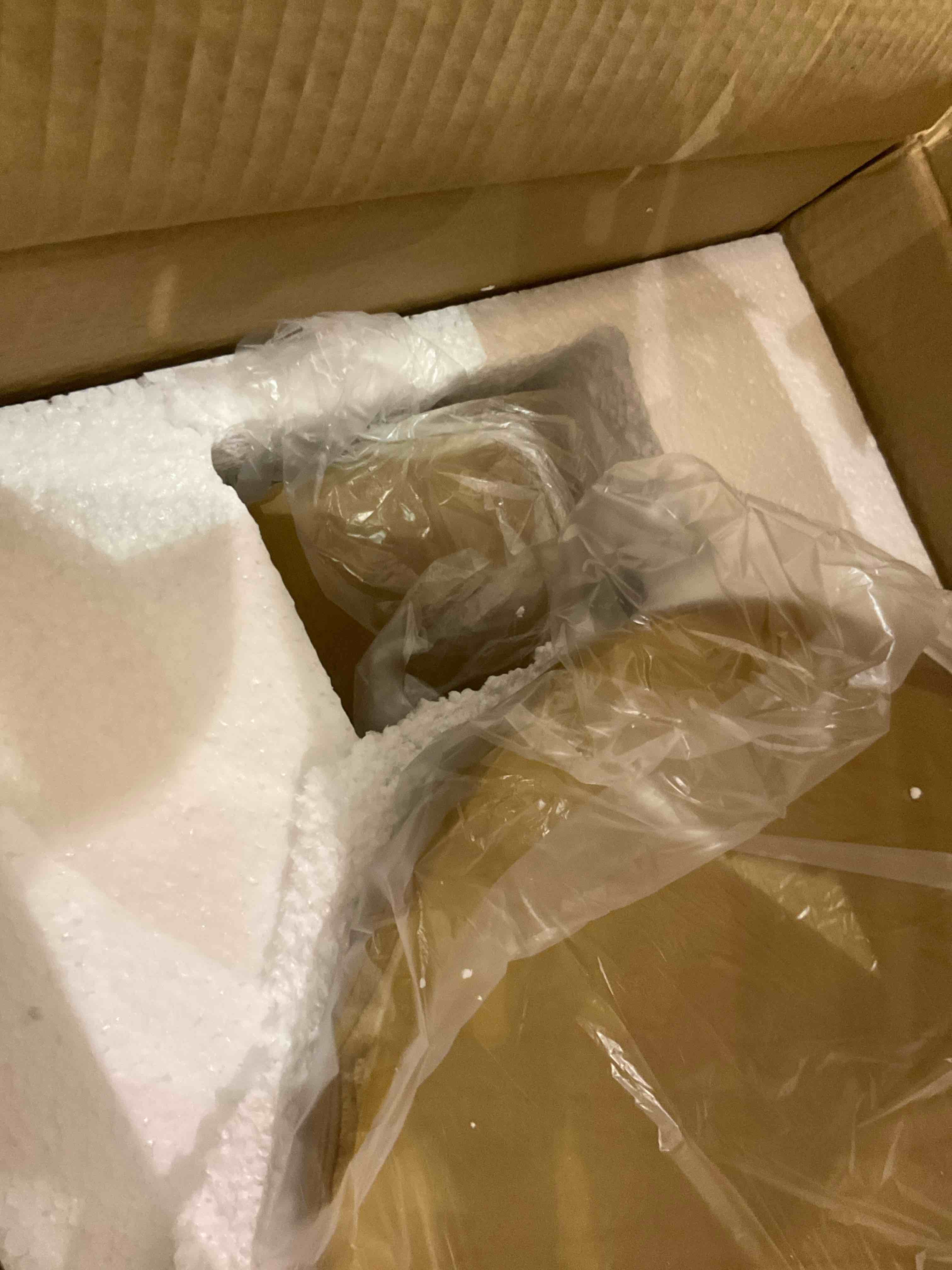 https://s3.amazonaws.com/lotting-images-prod/bidfta/PNK2485307_1751388186710.jpeg