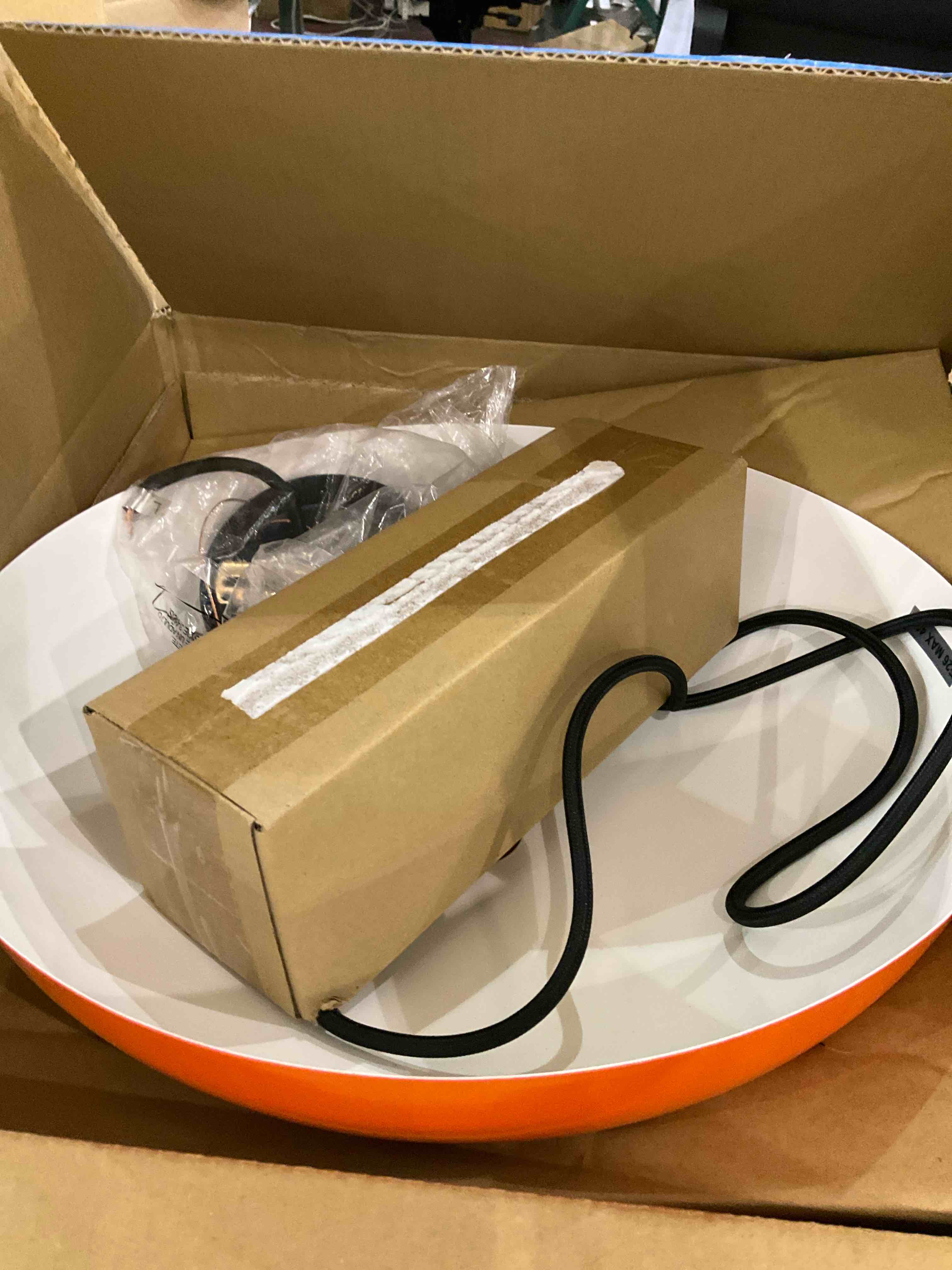 https://s3.amazonaws.com/lotting-images-prod/bidfta/PNK2486245_1751459983127.jpeg