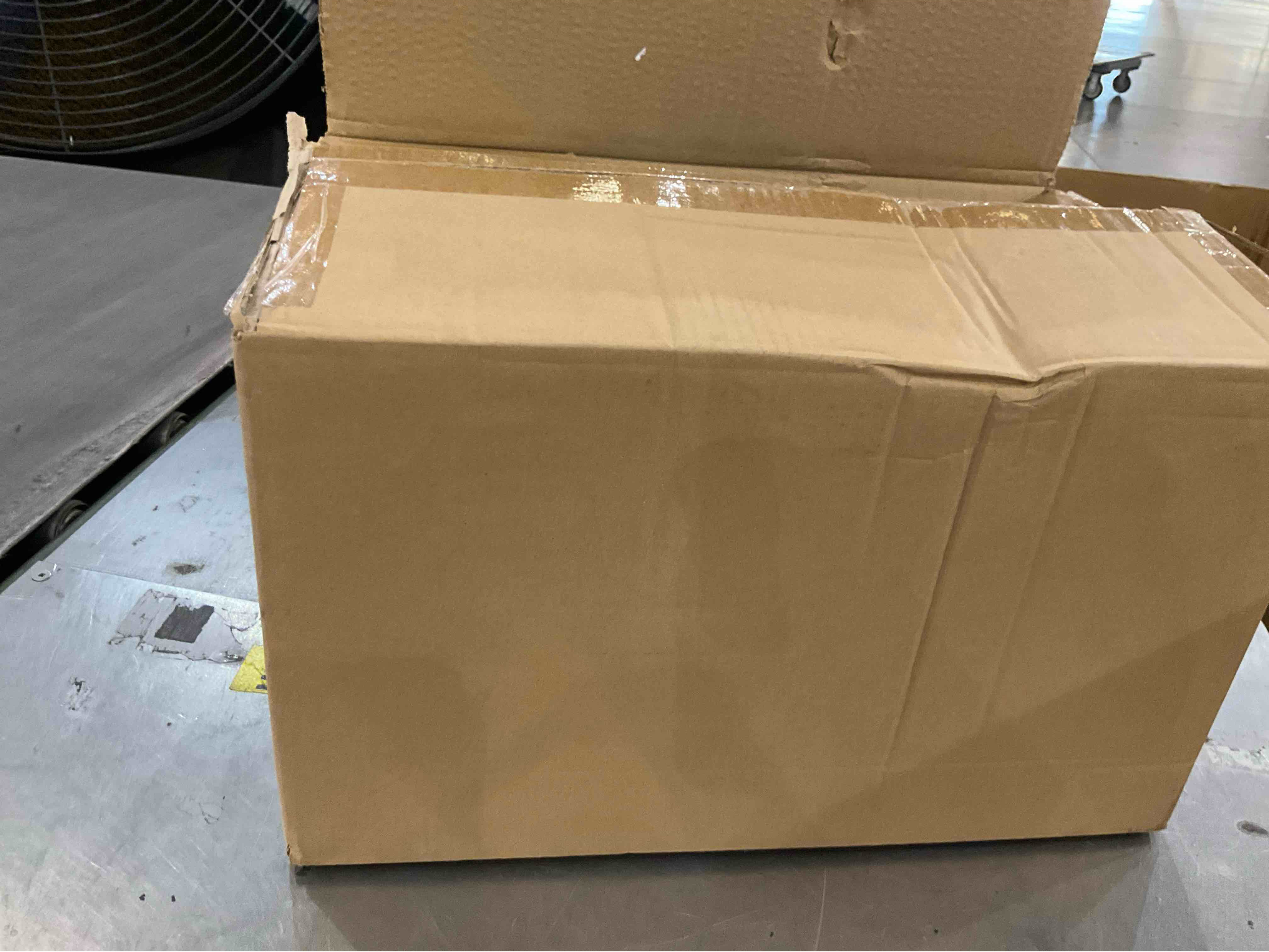 https://s3.amazonaws.com/lotting-images-prod/bidfta/PNK2486305_1751458192990.jpeg