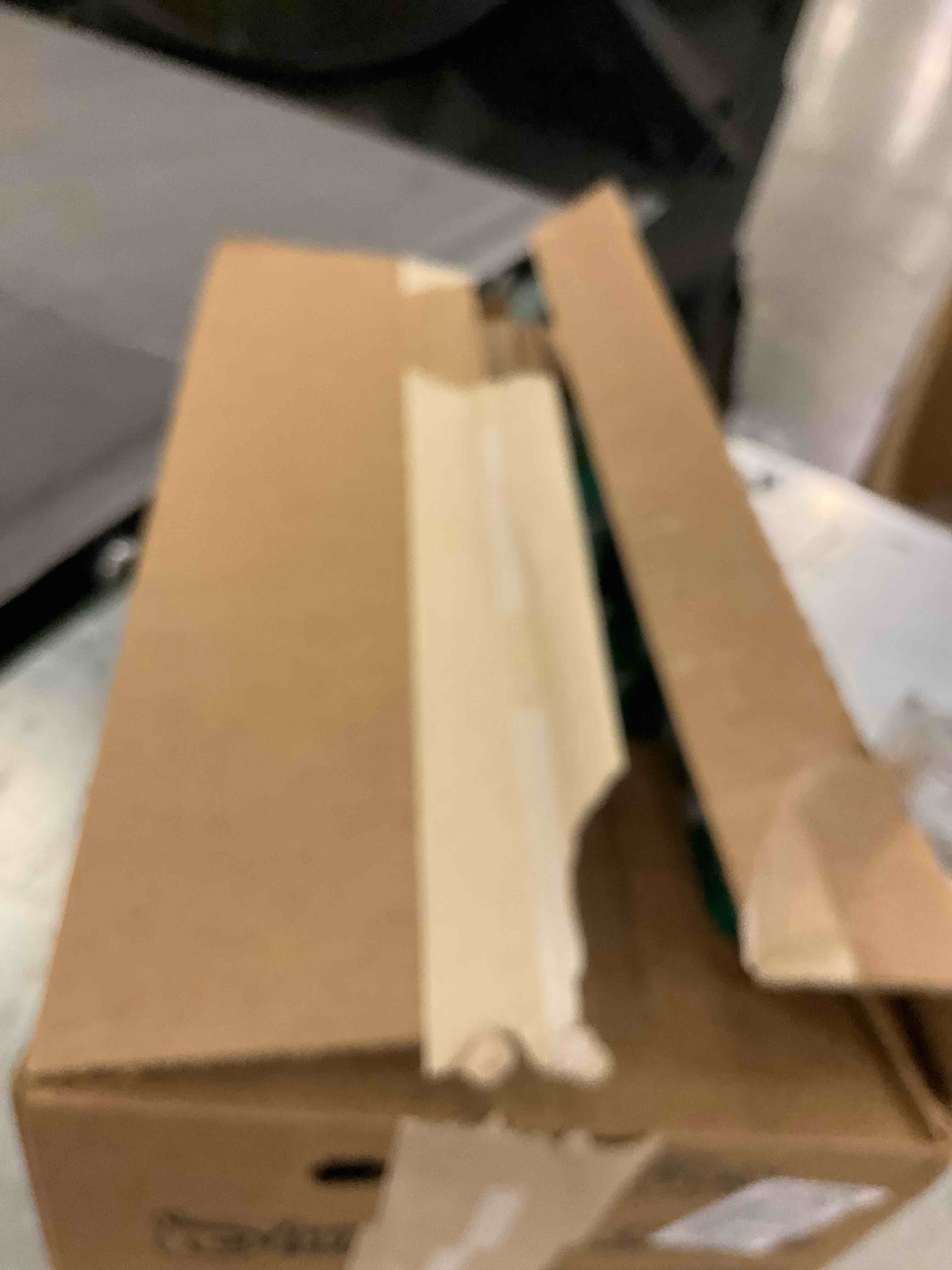 https://s3.amazonaws.com/lotting-images-prod/bidfta/PNK2486430_1751462876563.jpeg