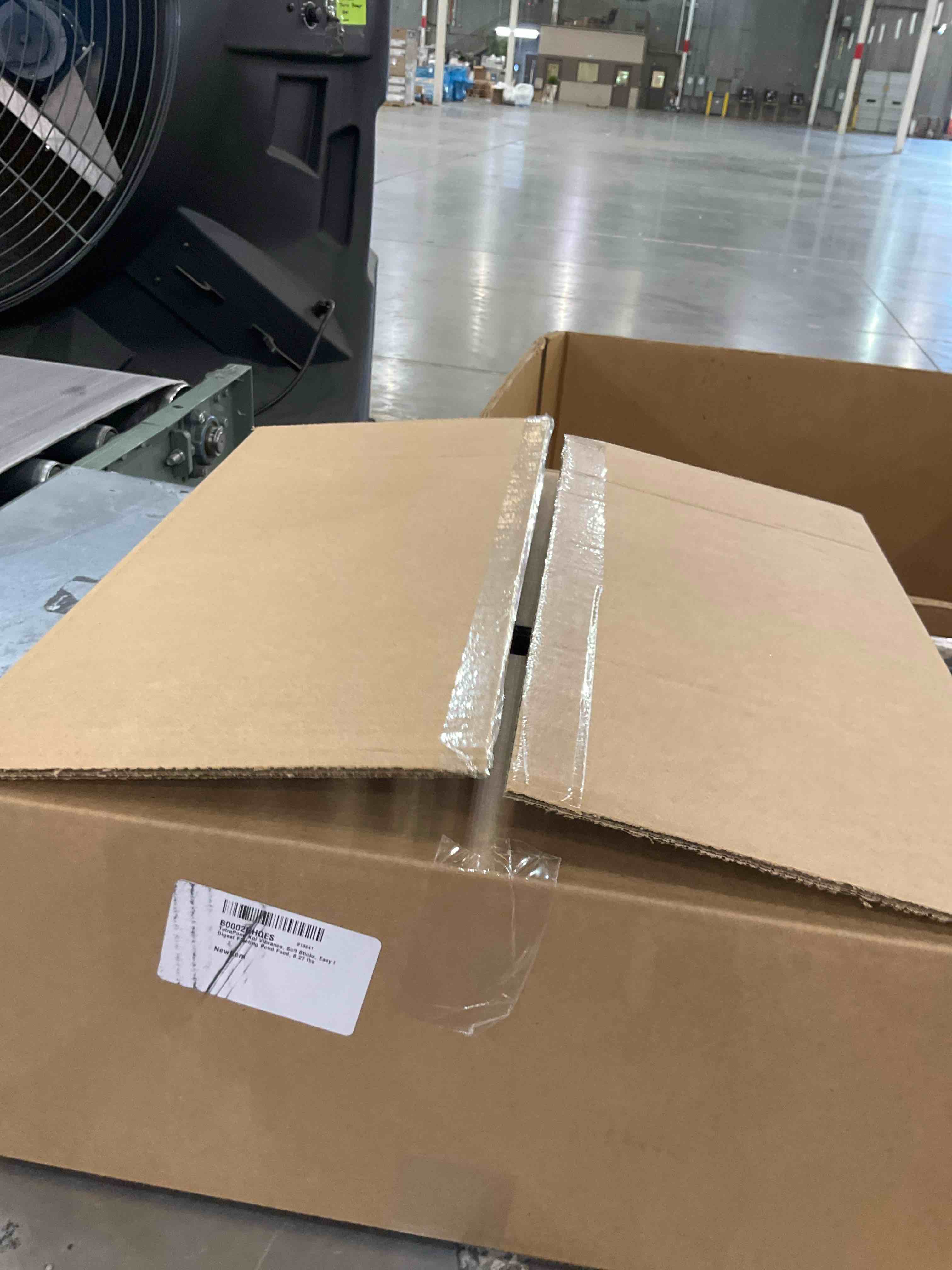 https://s3.amazonaws.com/lotting-images-prod/bidfta/PNK2486475_1751463969652.jpeg