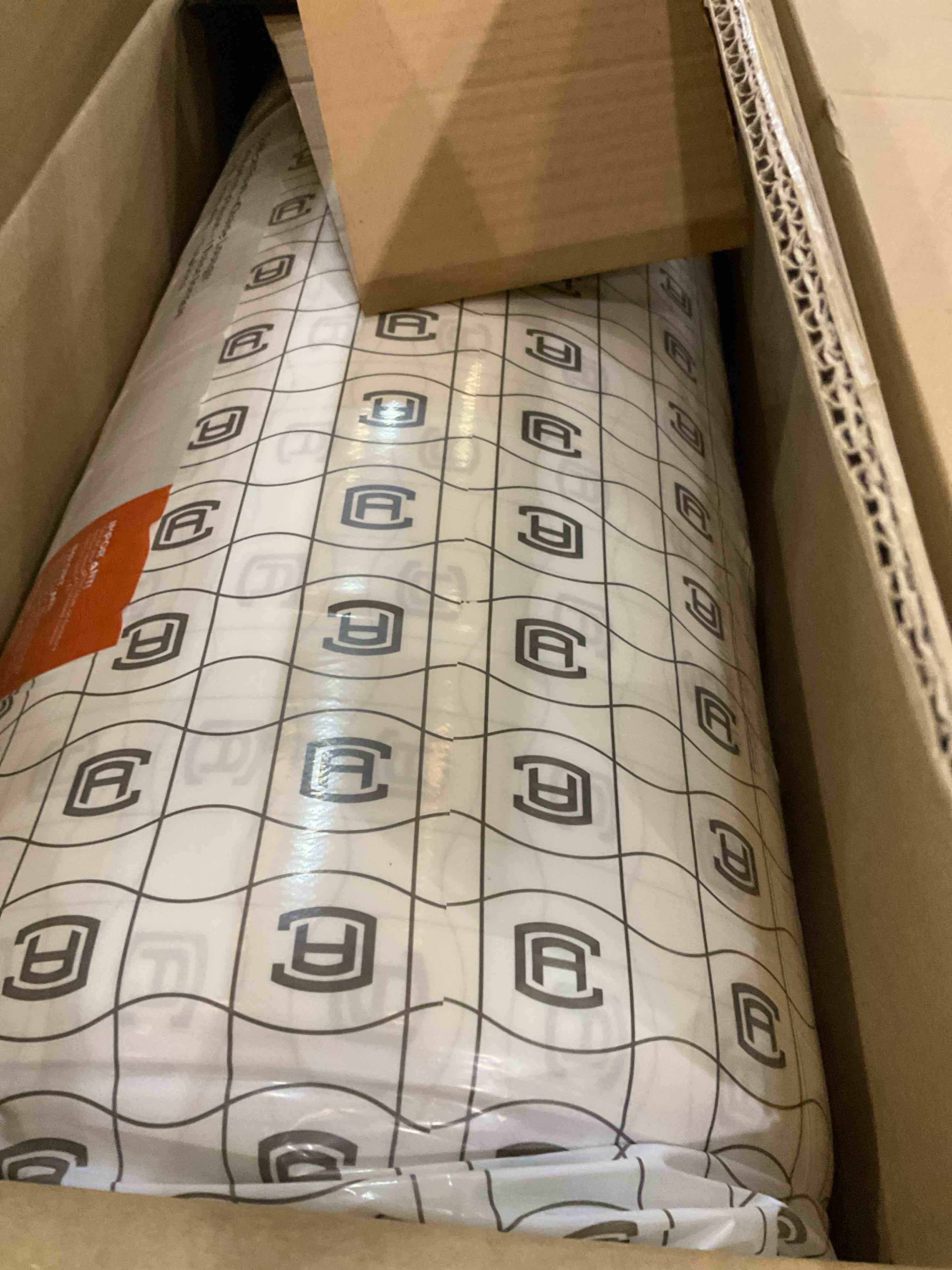 https://s3.amazonaws.com/lotting-images-prod/bidfta/PNK2486509_1751466009458.jpeg