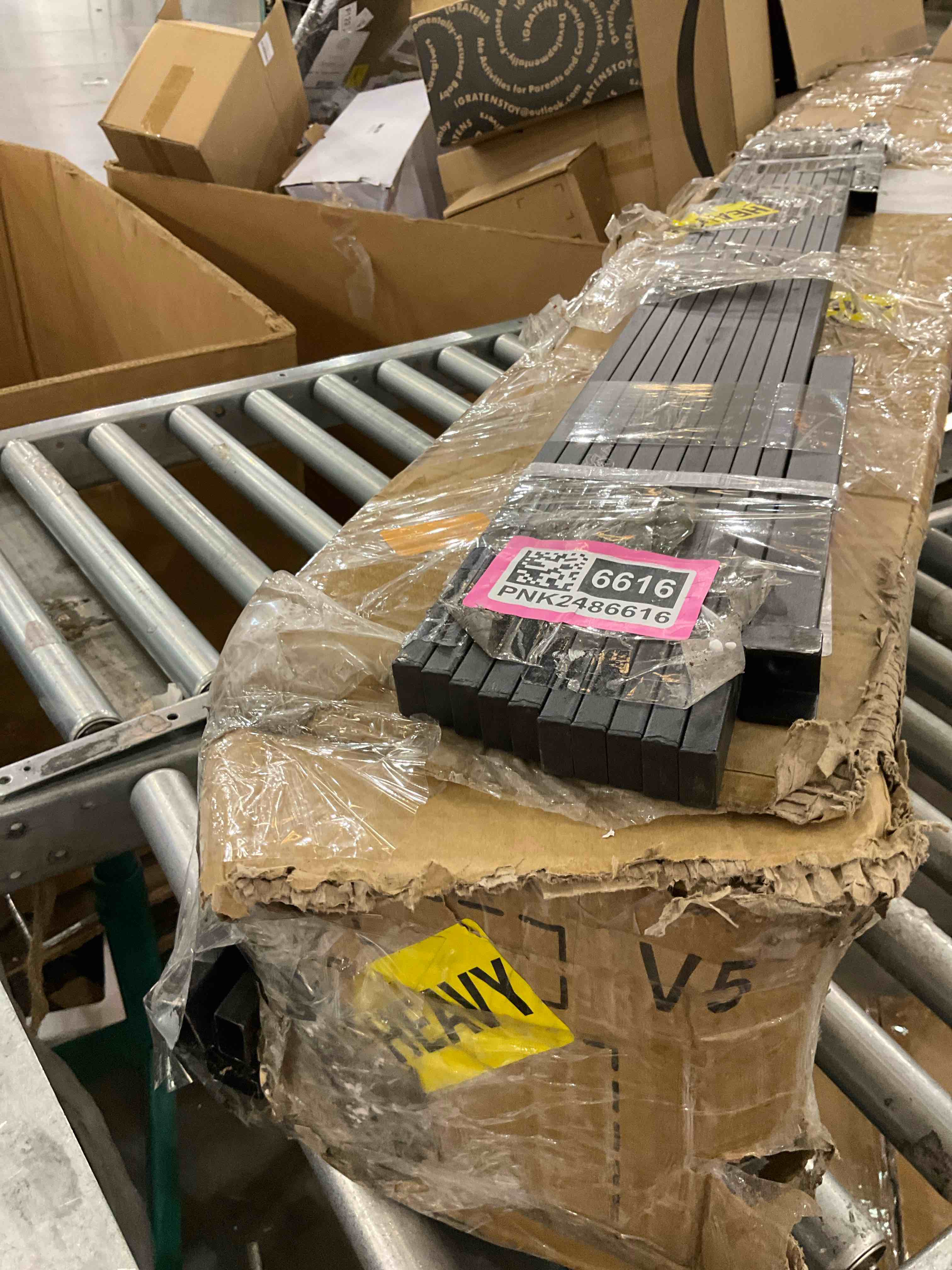 https://s3.amazonaws.com/lotting-images-prod/bidfta/PNK2486616_1751464185404.jpeg