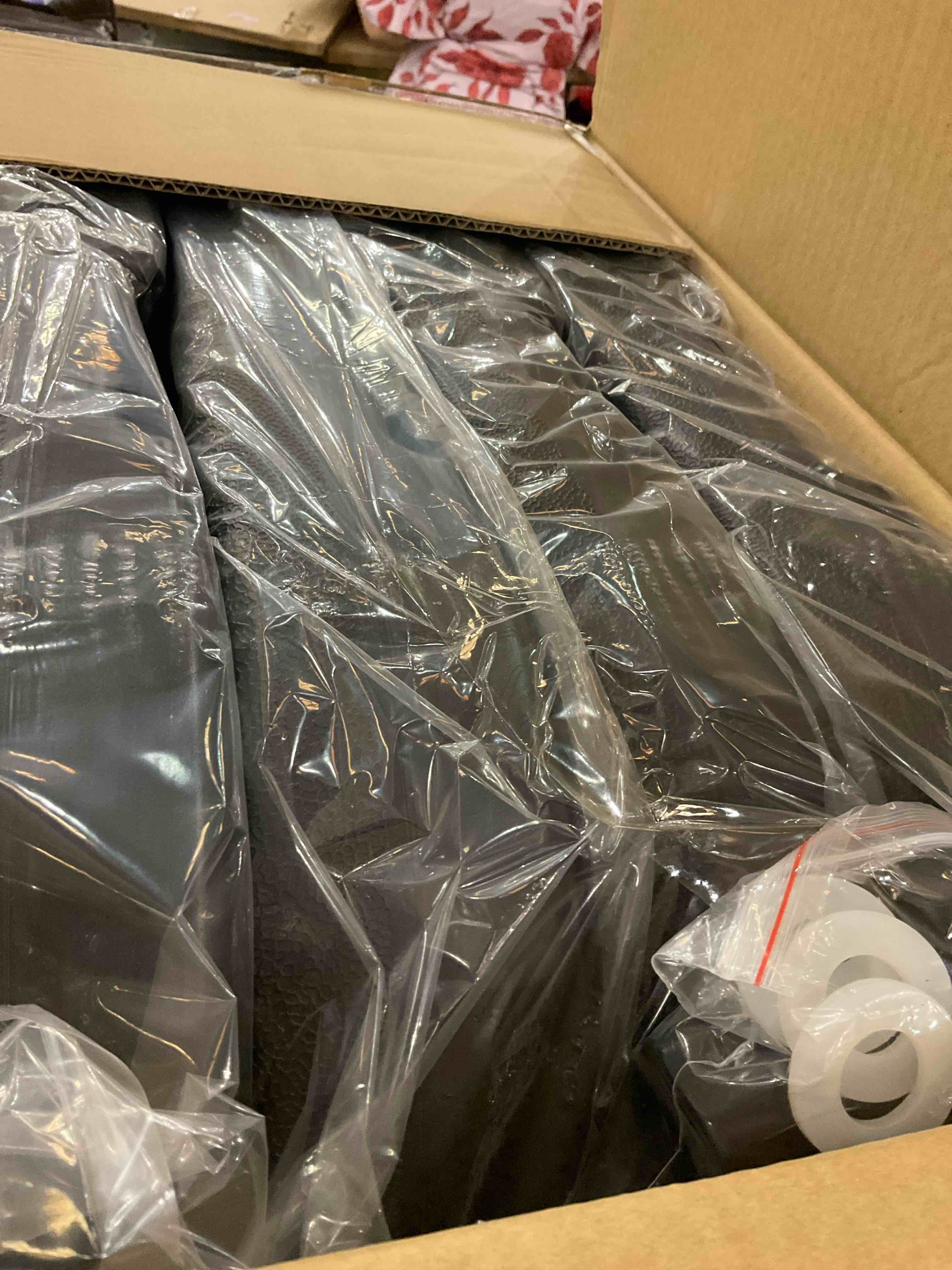 https://s3.amazonaws.com/lotting-images-prod/bidfta/PNK2486775_1751466829054.jpeg