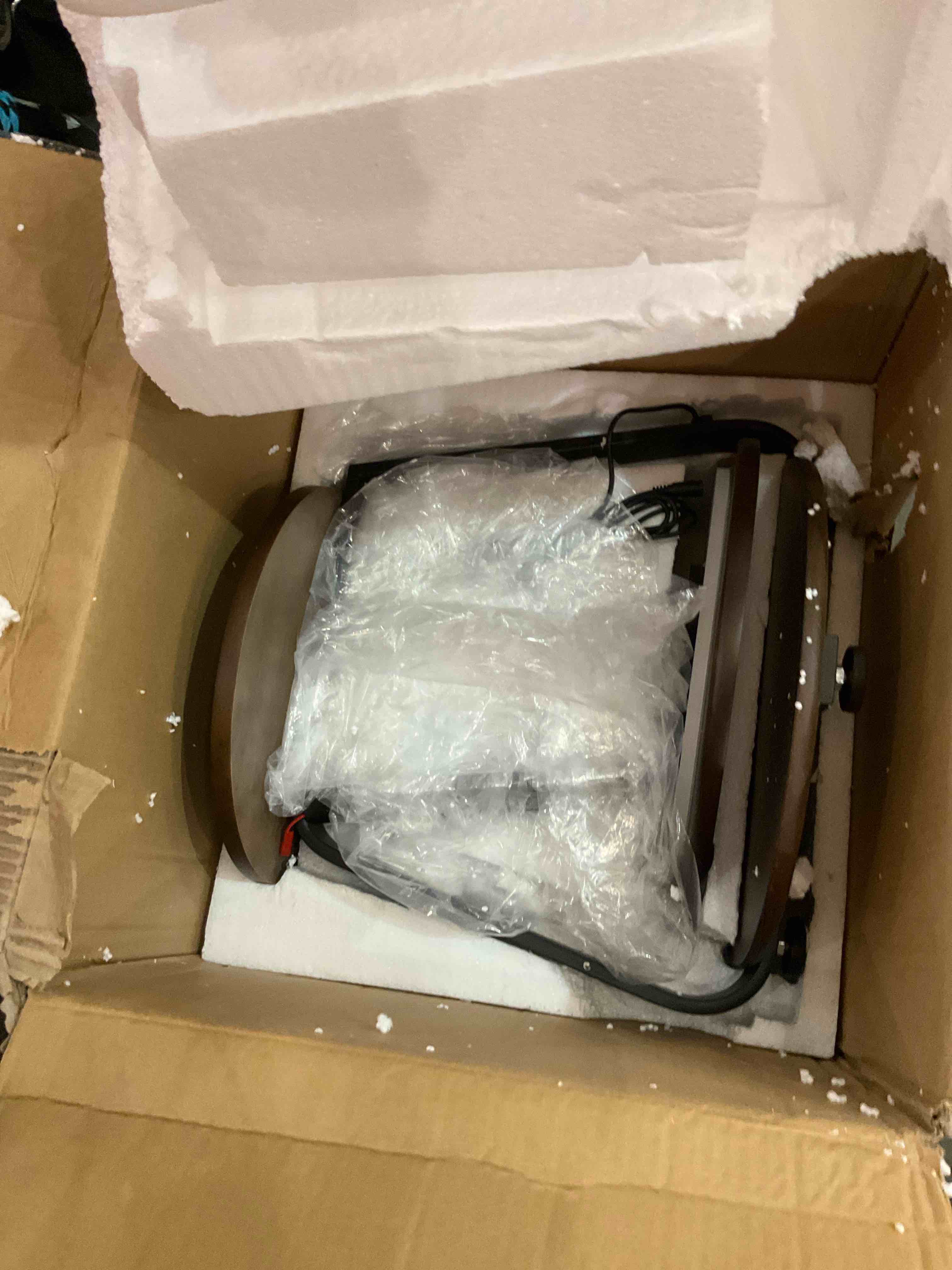 https://s3.amazonaws.com/lotting-images-prod/bidfta/PNK2486820_1751467590515.jpeg