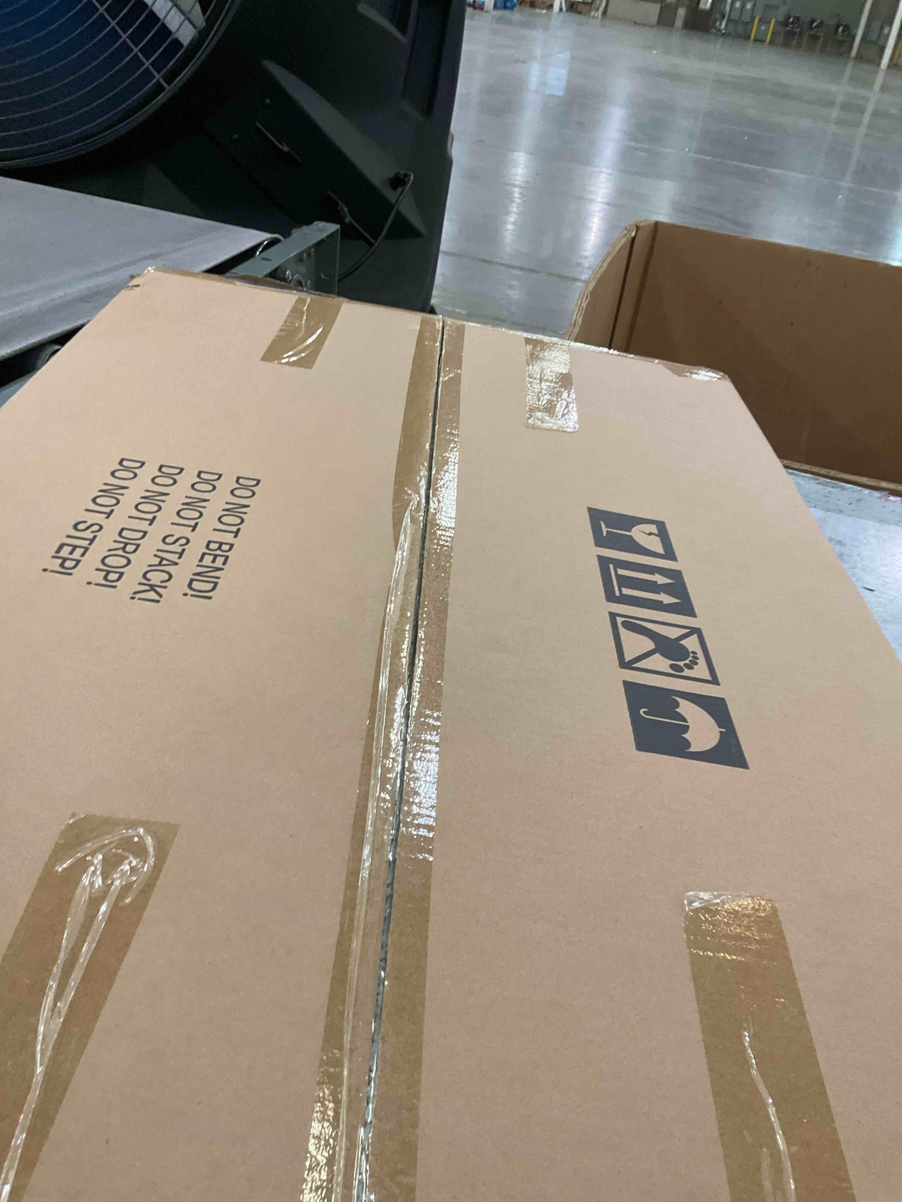 https://s3.amazonaws.com/lotting-images-prod/bidfta/PNK2486908_1751470771034.jpeg