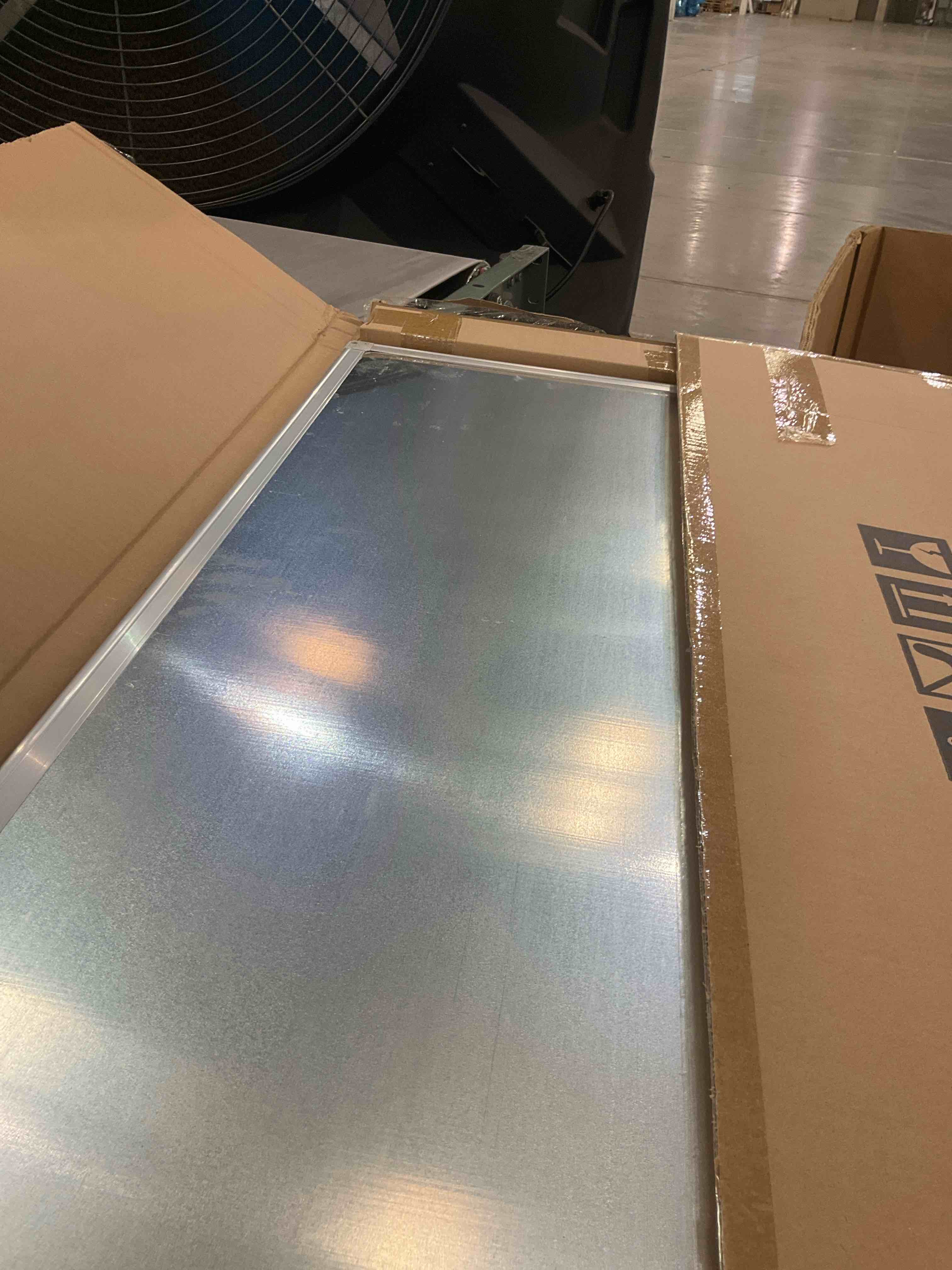 https://s3.amazonaws.com/lotting-images-prod/bidfta/PNK2486908_1751470775231.jpeg