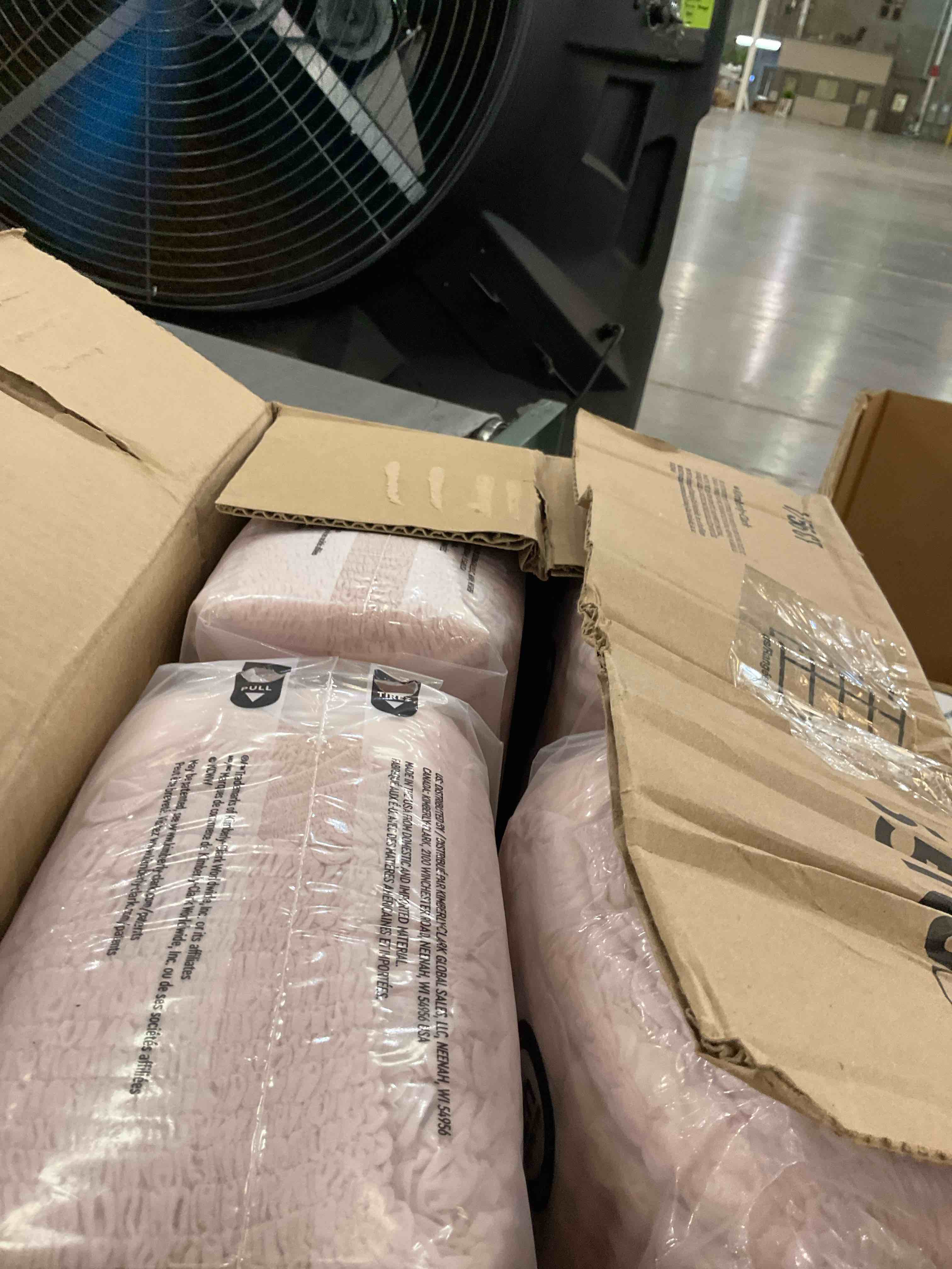 https://s3.amazonaws.com/lotting-images-prod/bidfta/PNK2486910_1751470616907.jpeg
