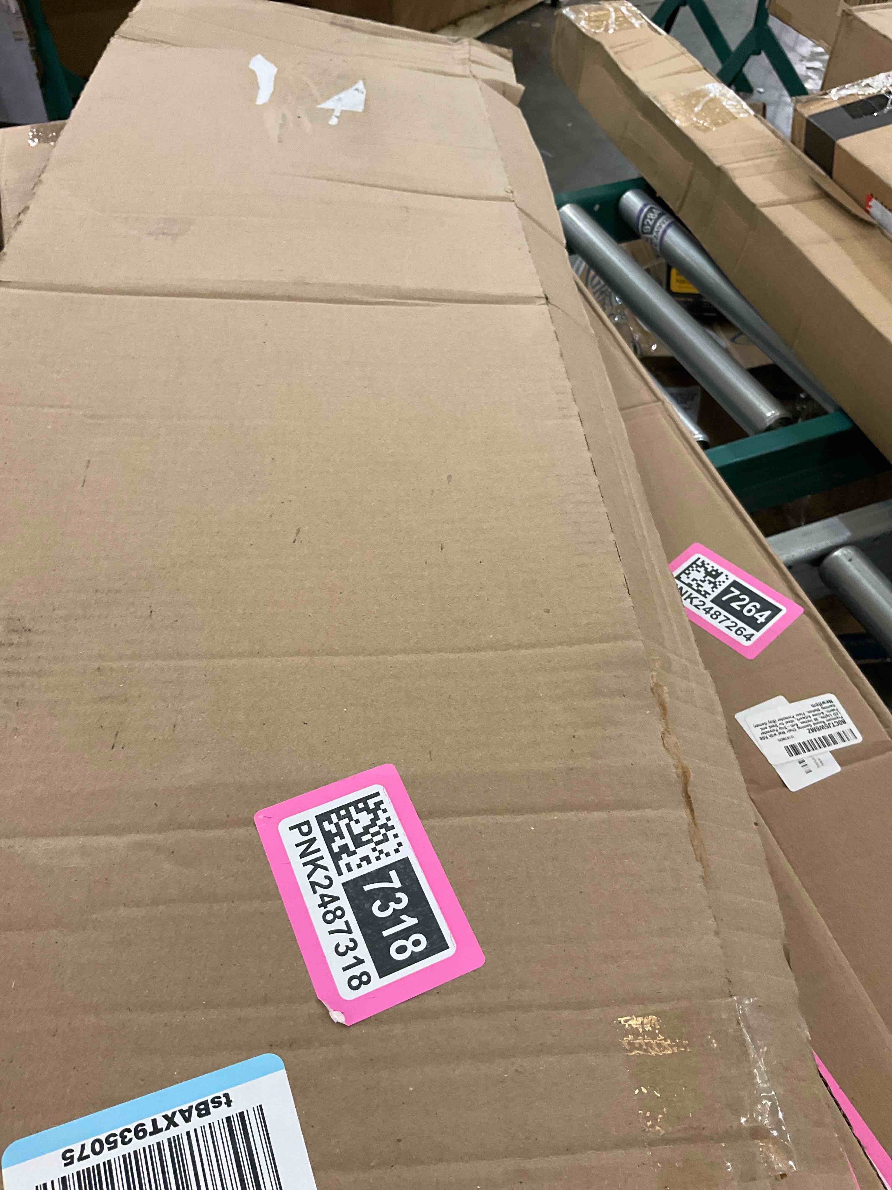 https://s3.amazonaws.com/lotting-images-prod/bidfta/PNK2487318_1751483797334.jpeg
