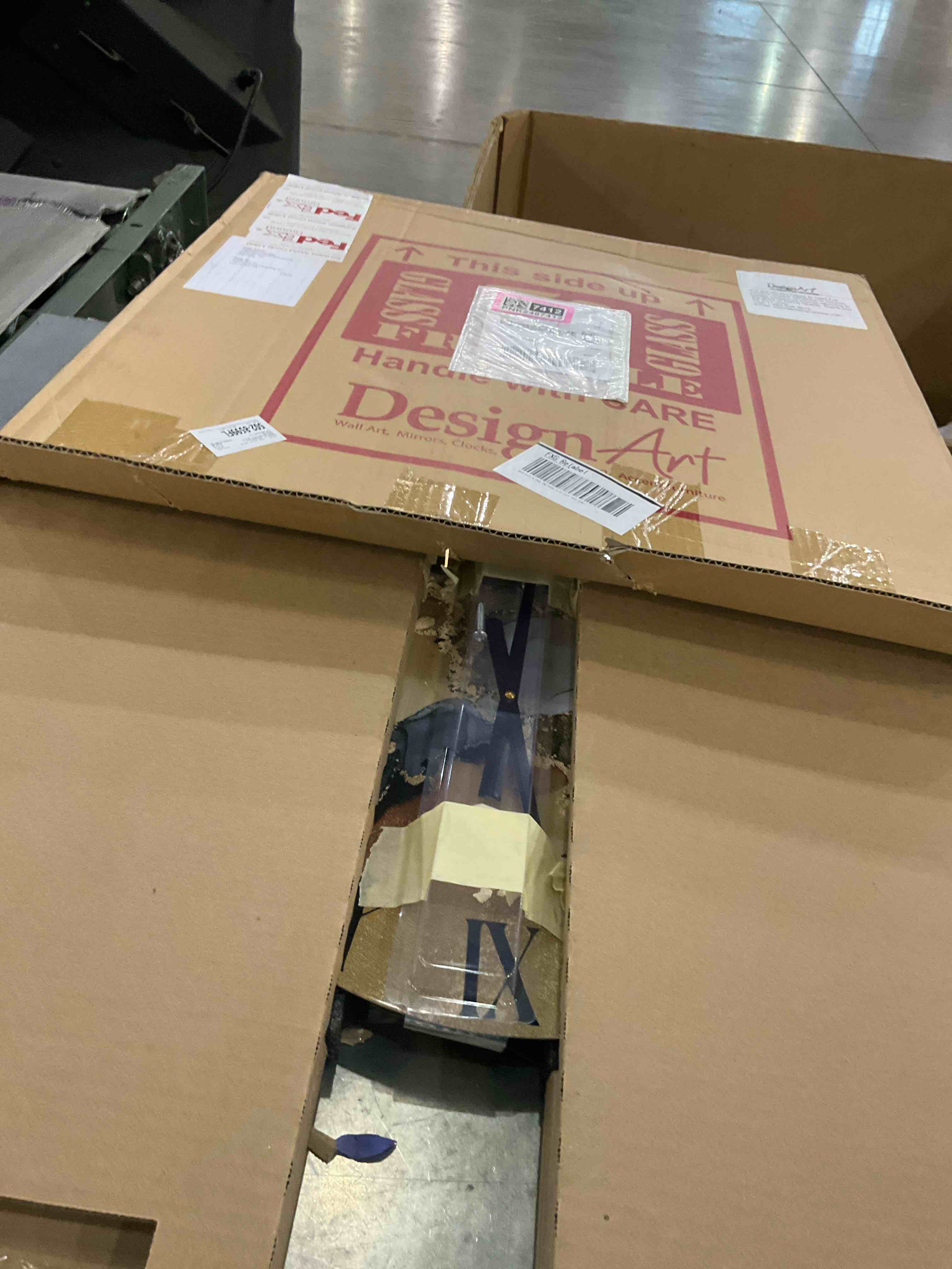 https://s3.amazonaws.com/lotting-images-prod/bidfta/PNK2487412_1751545217016.jpeg