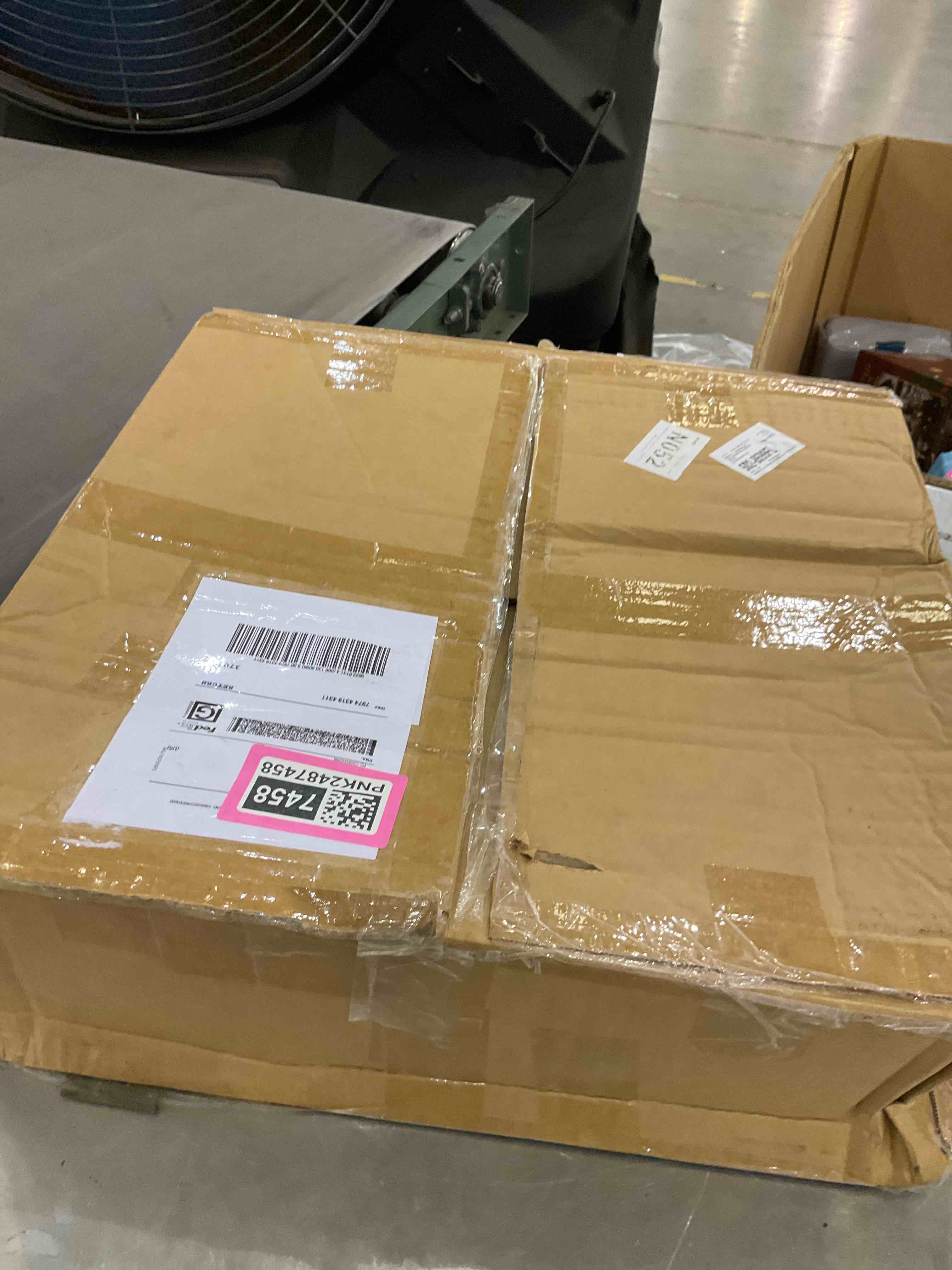 https://s3.amazonaws.com/lotting-images-prod/bidfta/PNK2487458_1751546352145.jpeg