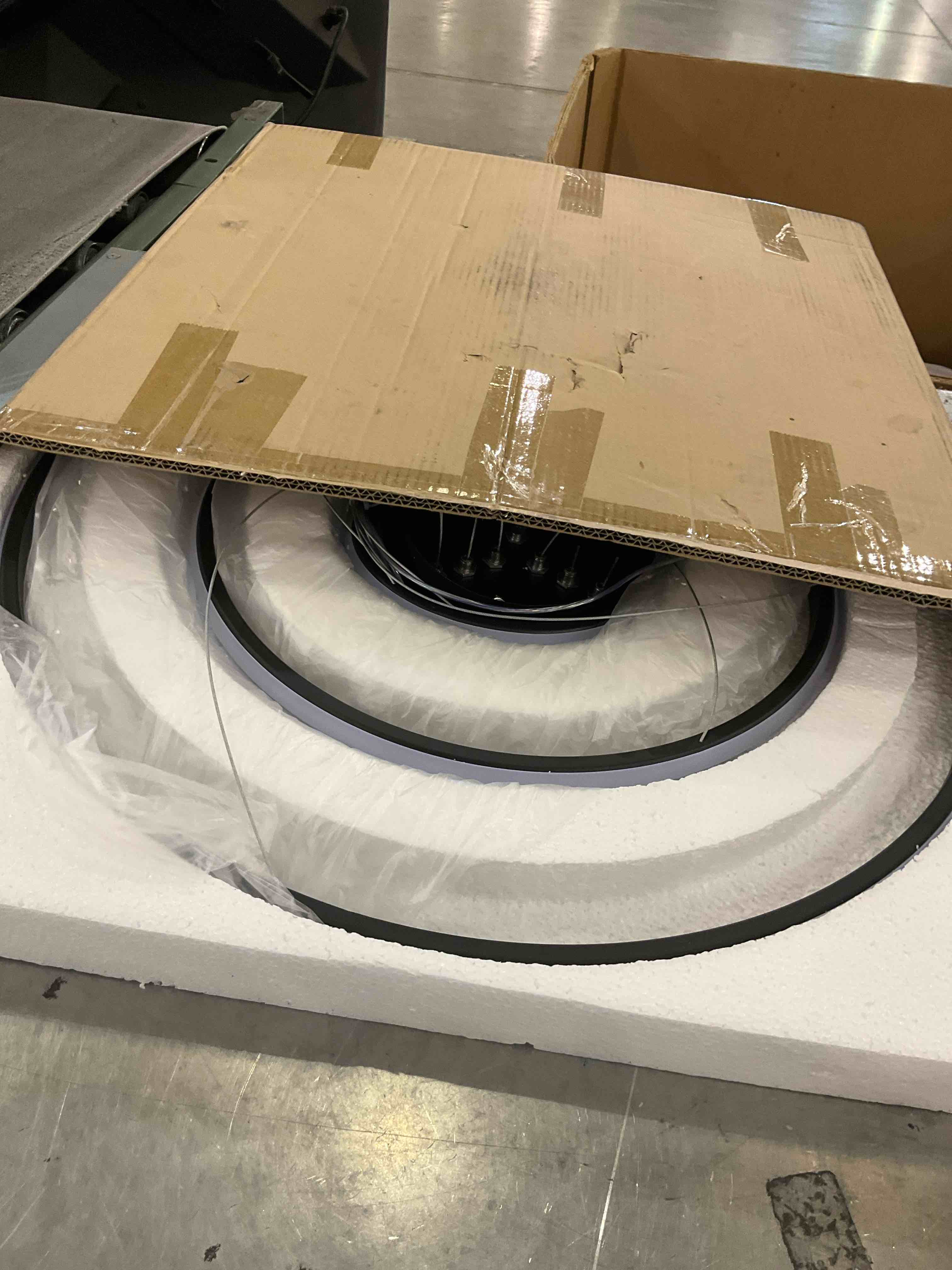 https://s3.amazonaws.com/lotting-images-prod/bidfta/PNK2487464_1751549074804.jpeg