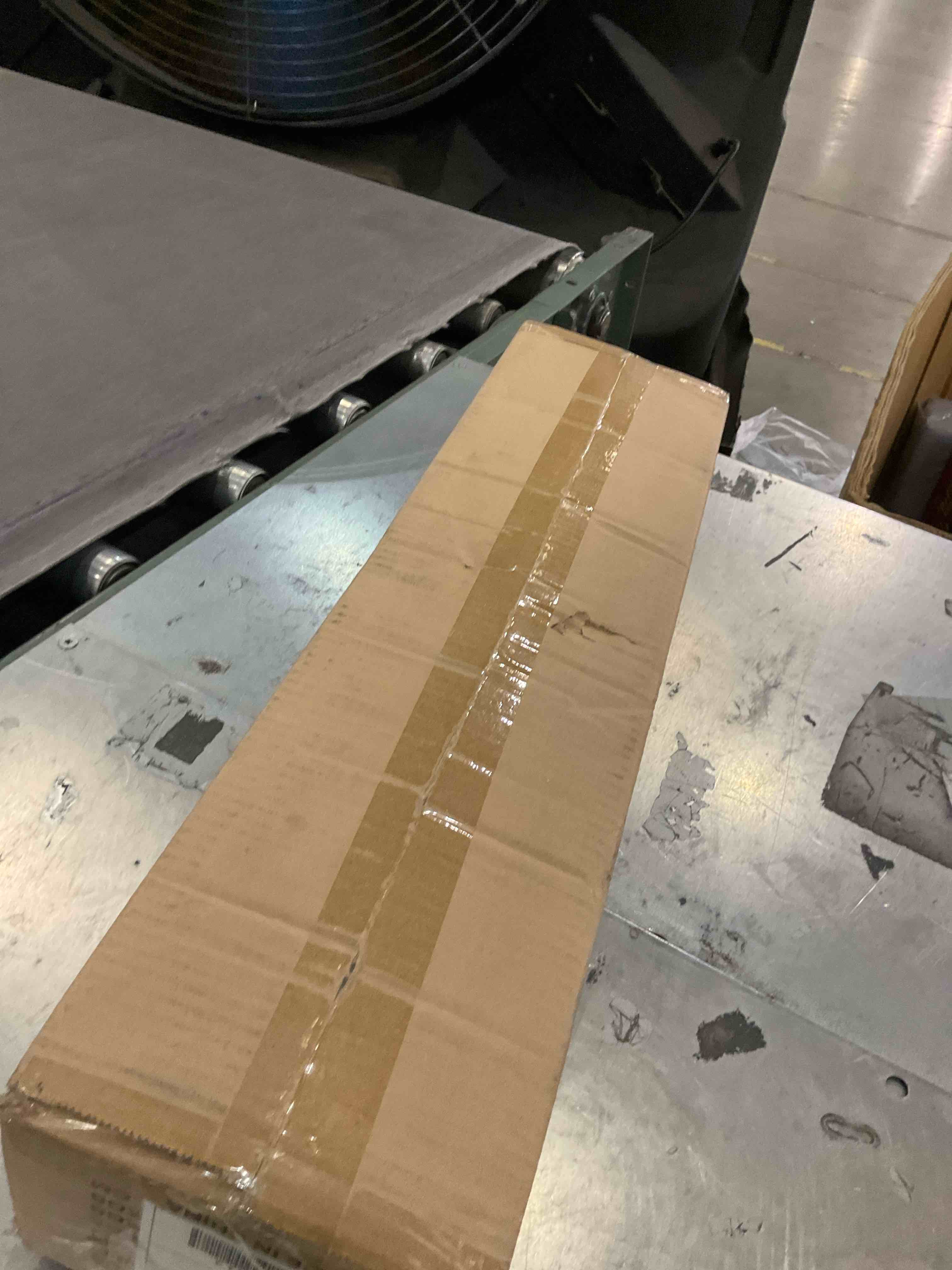 https://s3.amazonaws.com/lotting-images-prod/bidfta/PNK2487468_1751547367078.jpeg