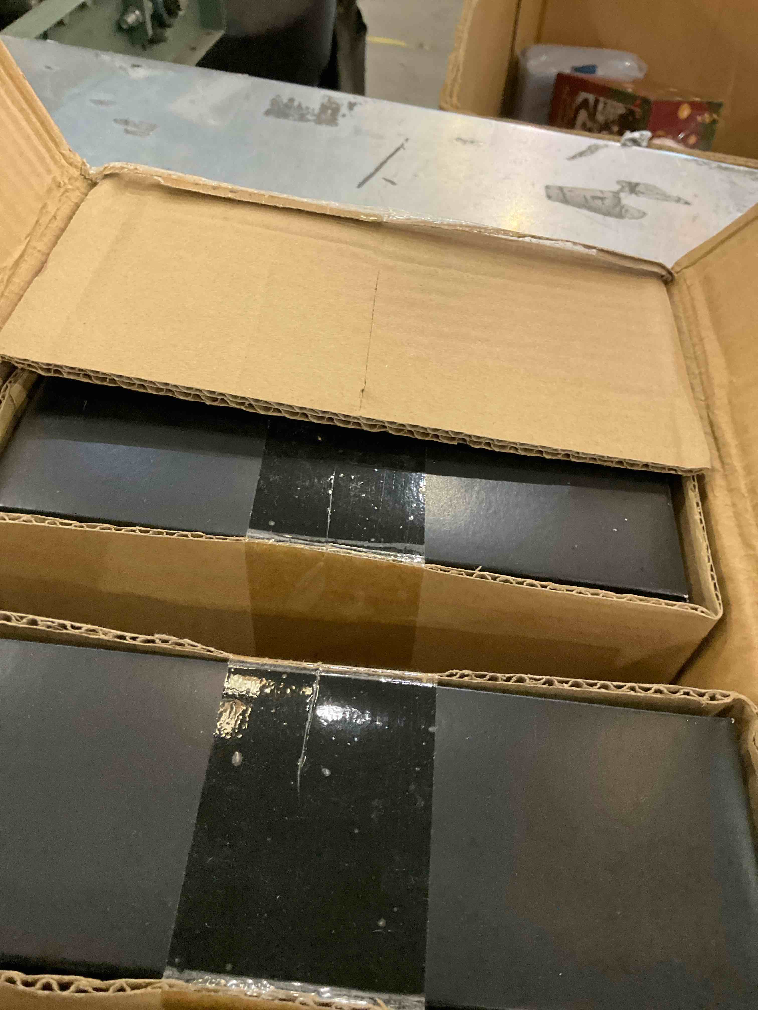 https://s3.amazonaws.com/lotting-images-prod/bidfta/PNK2487557_1751551383441.jpeg