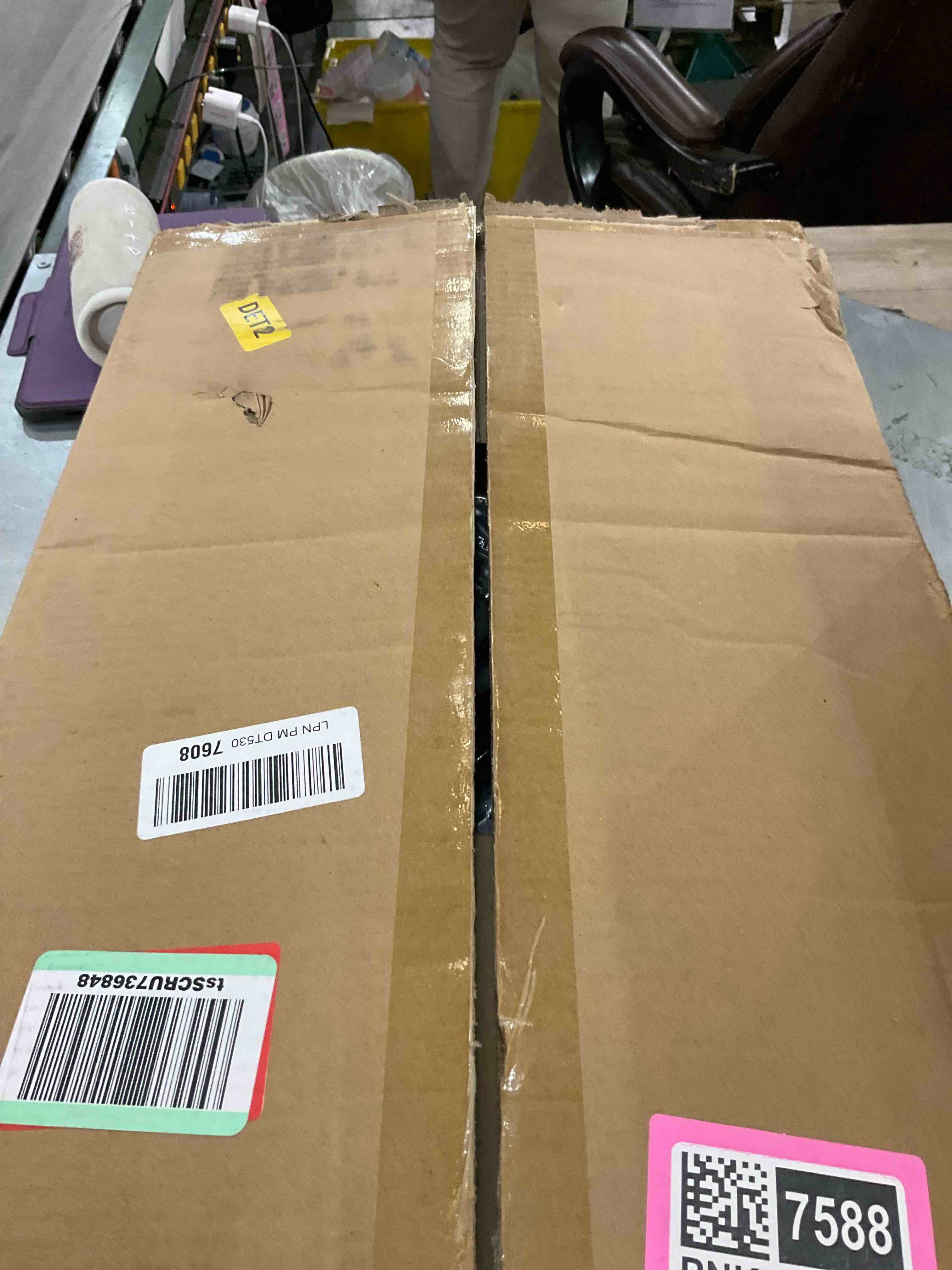 https://s3.amazonaws.com/lotting-images-prod/bidfta/PNK2487604_1751552223732.jpeg