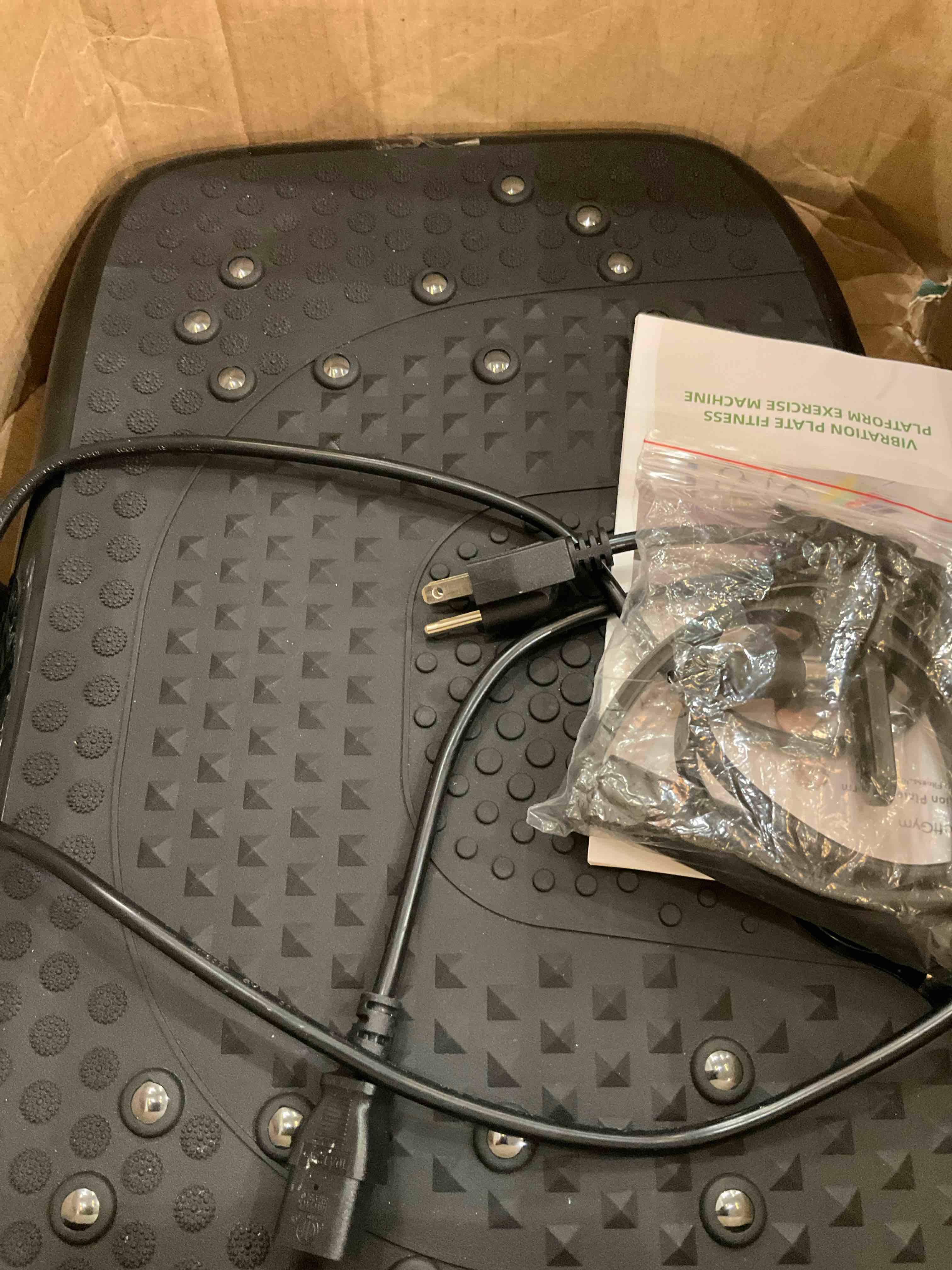 https://s3.amazonaws.com/lotting-images-prod/bidfta/PNK2487650_1751554469891.jpeg