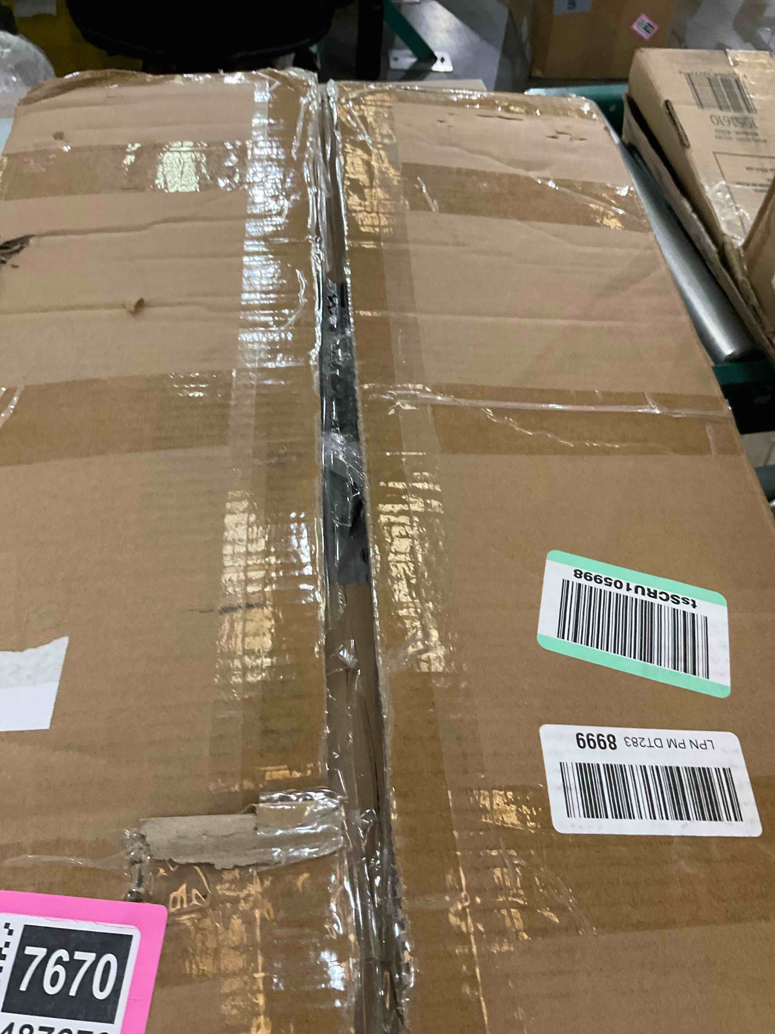 https://s3.amazonaws.com/lotting-images-prod/bidfta/PNK2487664_1751554923286.jpeg