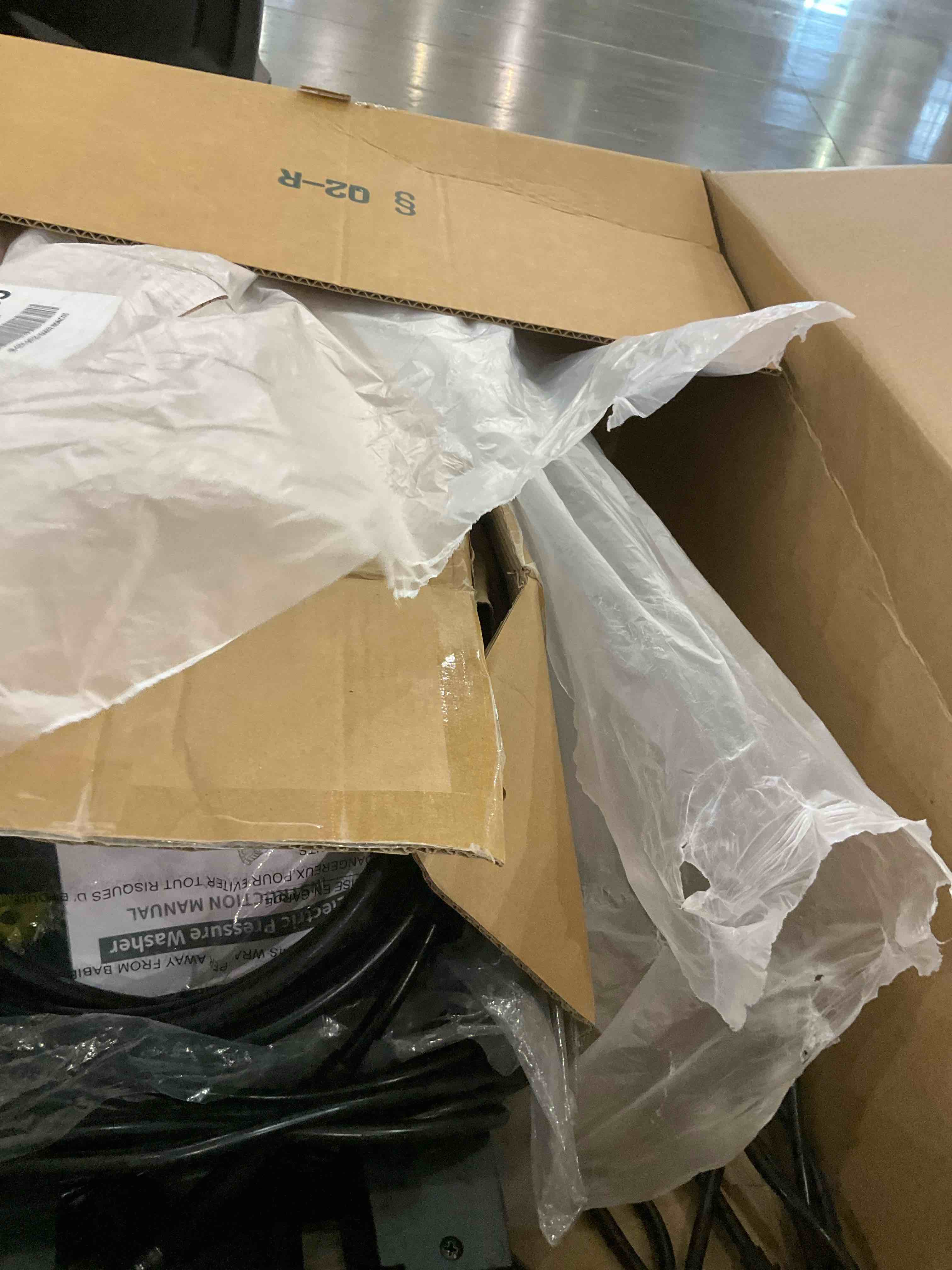 https://s3.amazonaws.com/lotting-images-prod/bidfta/PNK2487687_1751556785861.jpeg