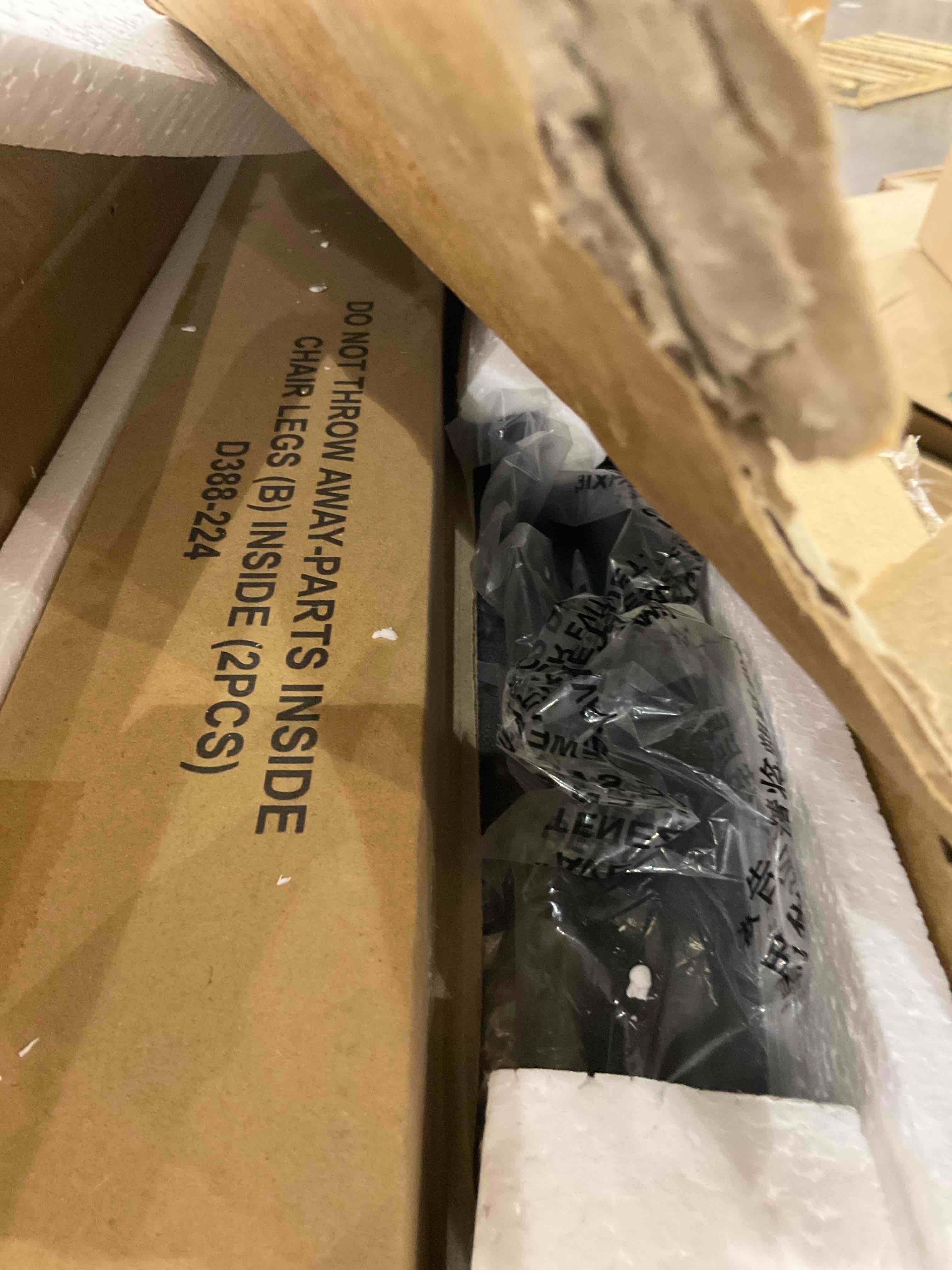 https://s3.amazonaws.com/lotting-images-prod/bidfta/PNK2487692_1751556444459.jpeg
