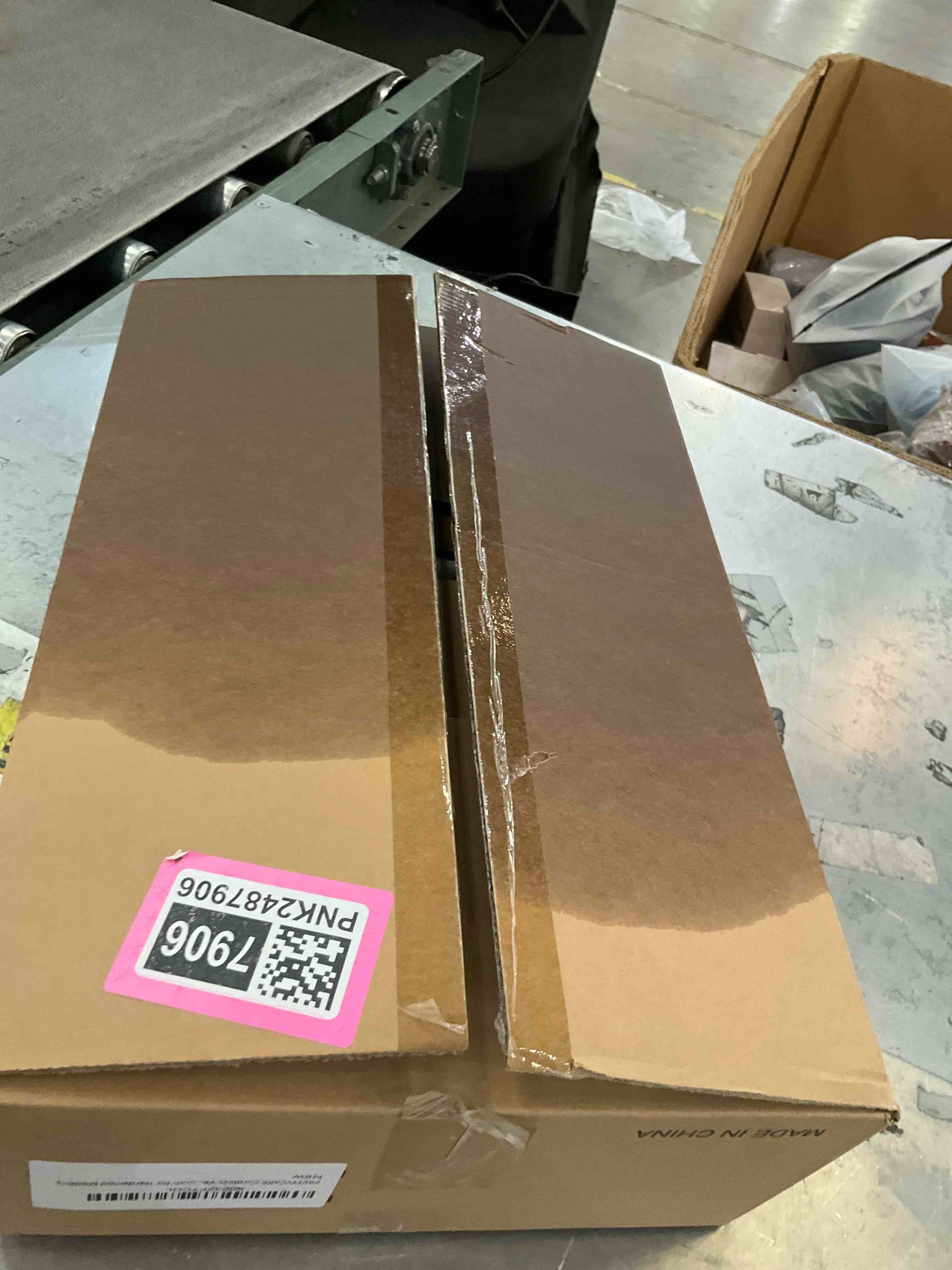 https://s3.amazonaws.com/lotting-images-prod/bidfta/PNK2487906_1751566872524.jpeg